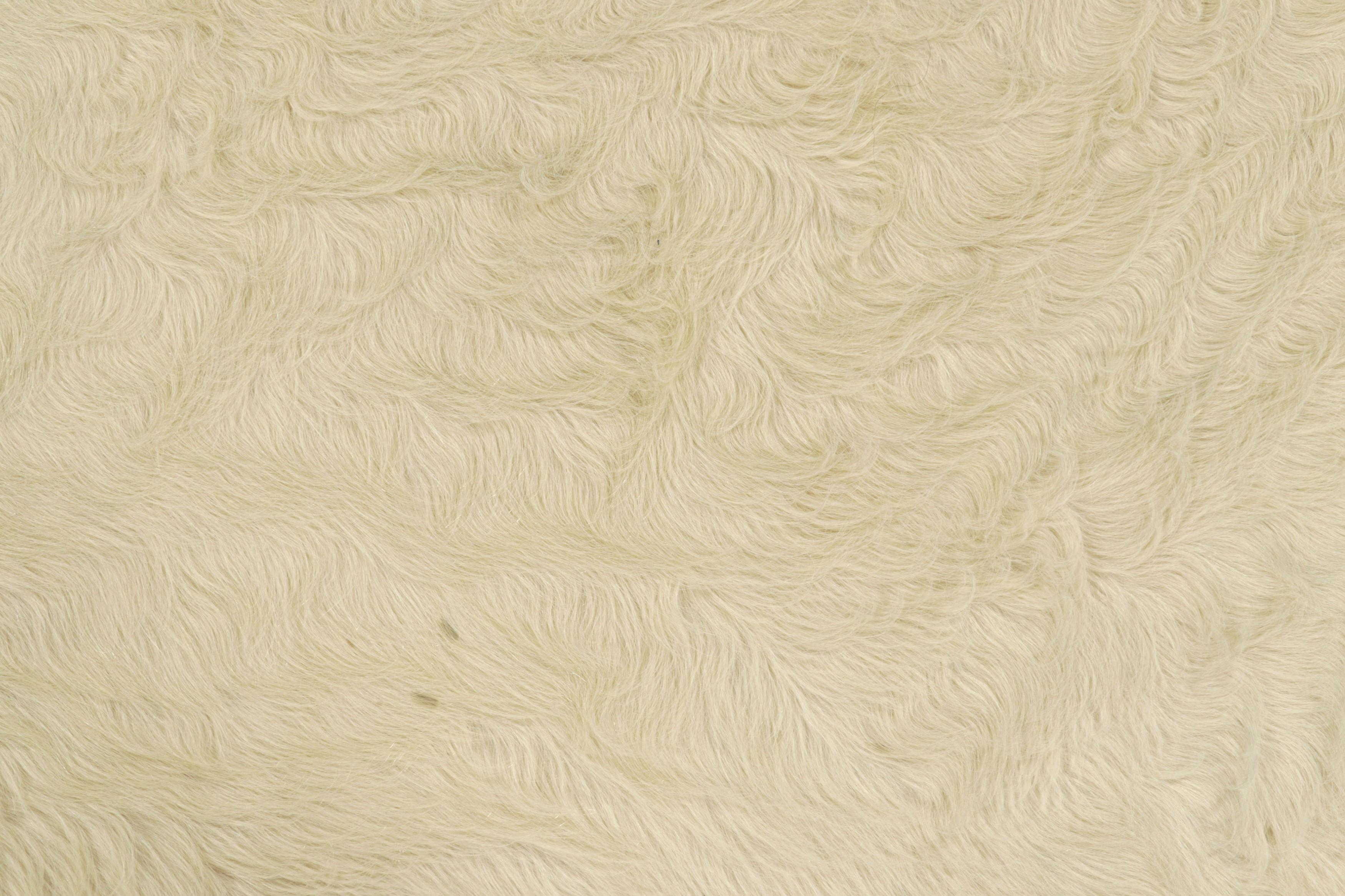 Brazilian Rug & Kilim’s Large Cowhide Rug in Cream Tones For Sale