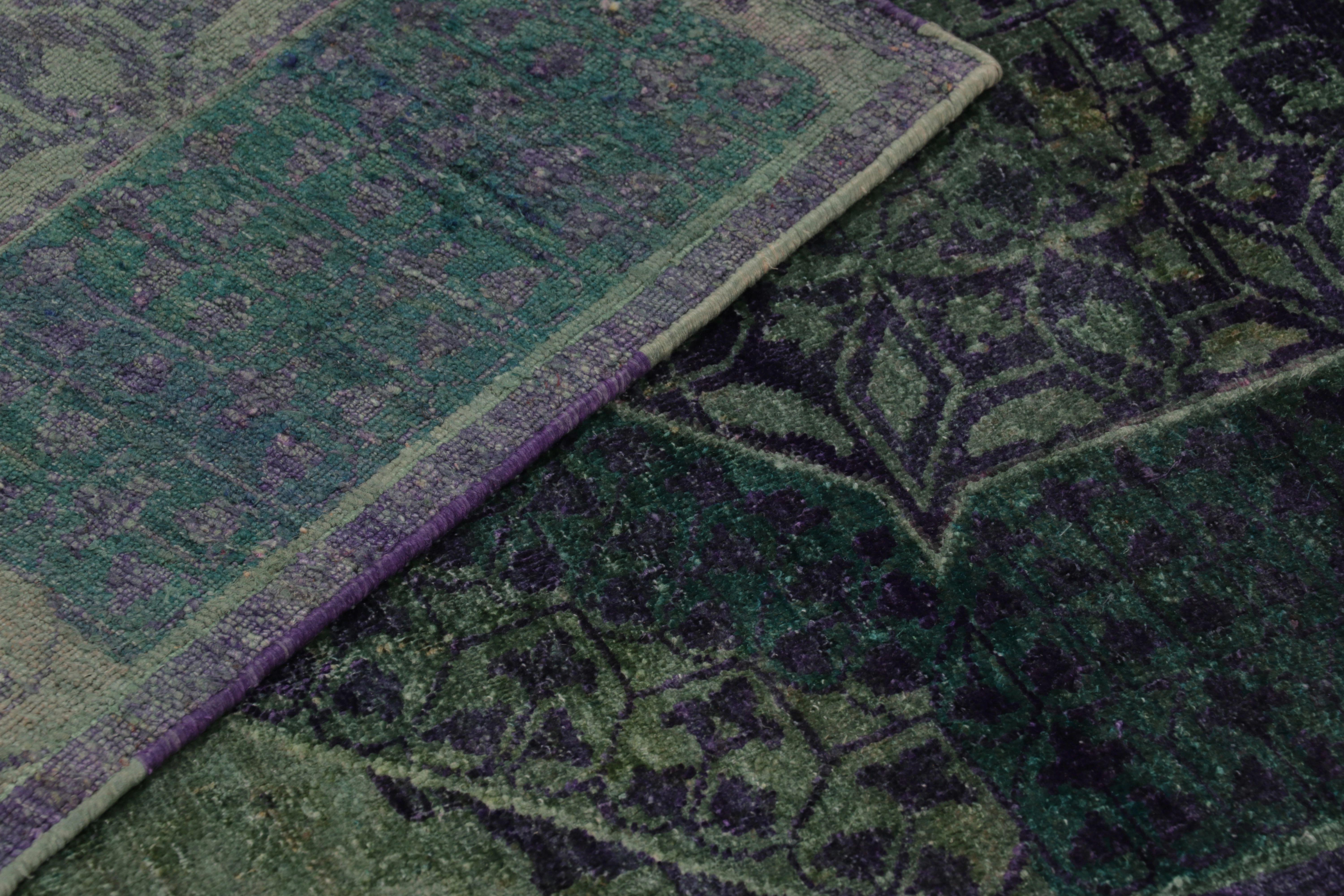 Rug & Kilim: tappeto runner ispirato a Mamluke con medaglioni foresta profonda e indaco in vendita 1