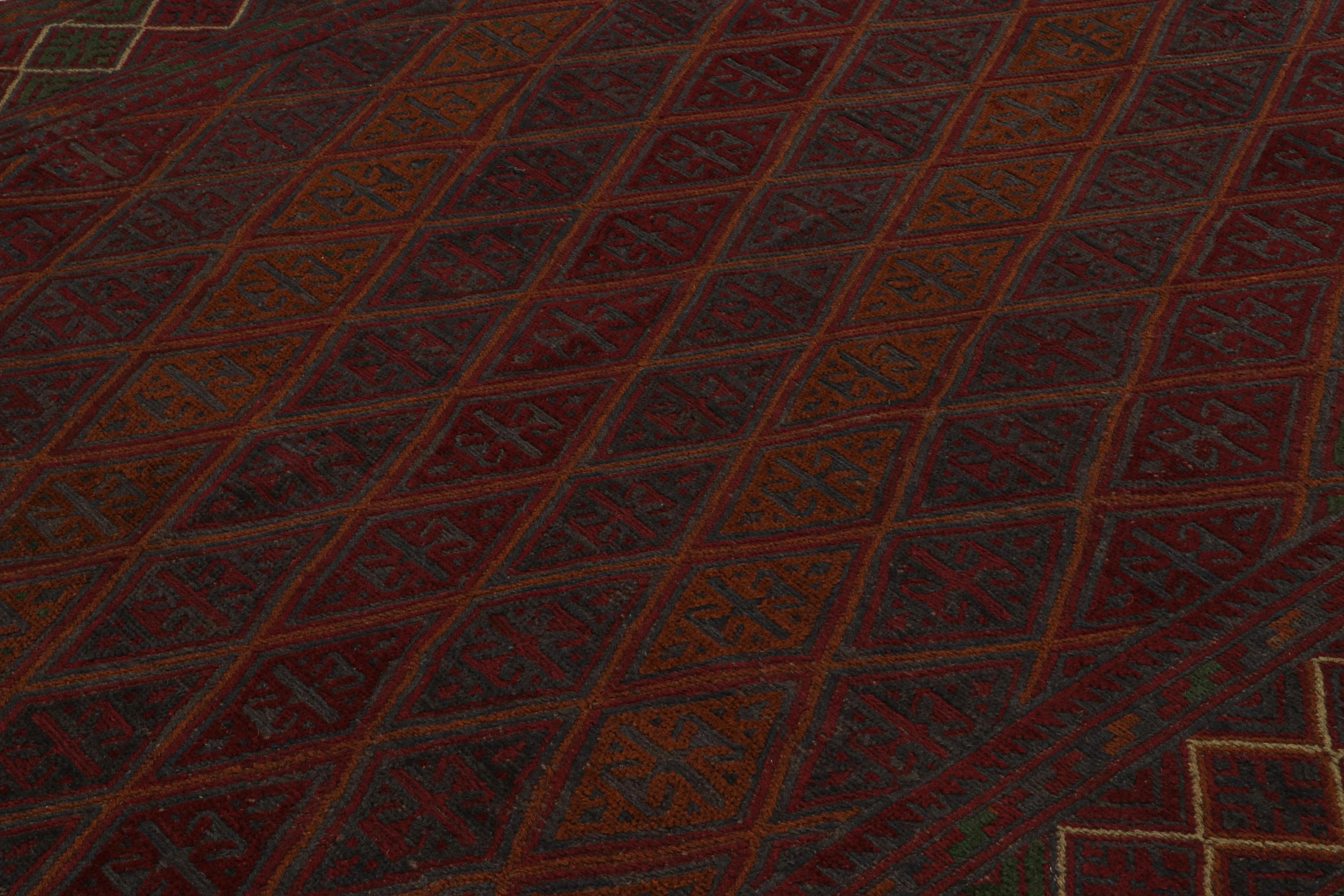 Rug & Kilim's Mashwani Afghan Baluch Teppich in Burgund mit geometrischen Mustern (Afghanisch) im Angebot