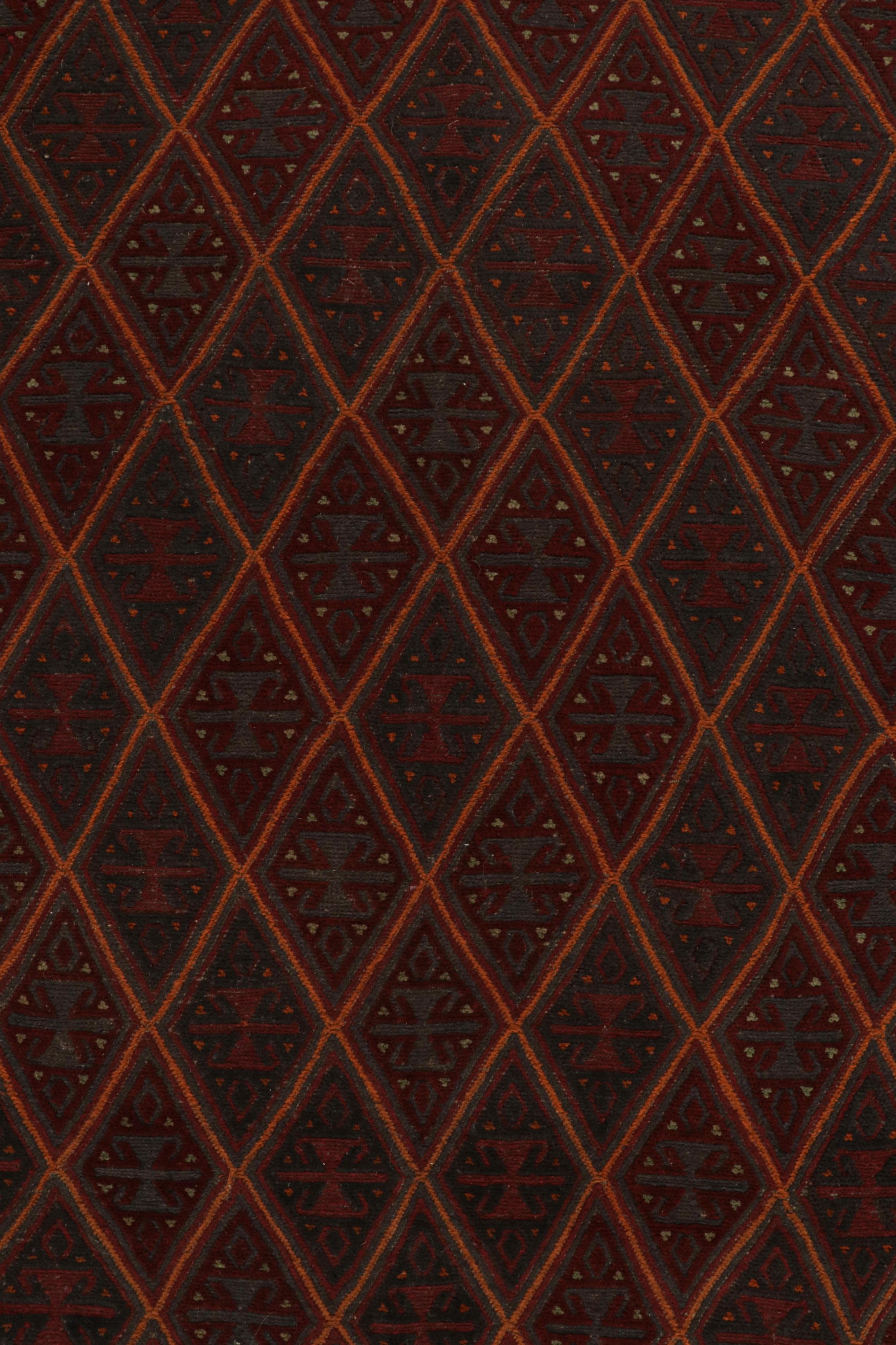XXIe siècle et contemporain Rug & Kilim's Mashwani Afghan Baluch Rug in Red with Geometric Patterns (tapis afghan Mashwani Baluch rouge à motifs géométriques) en vente