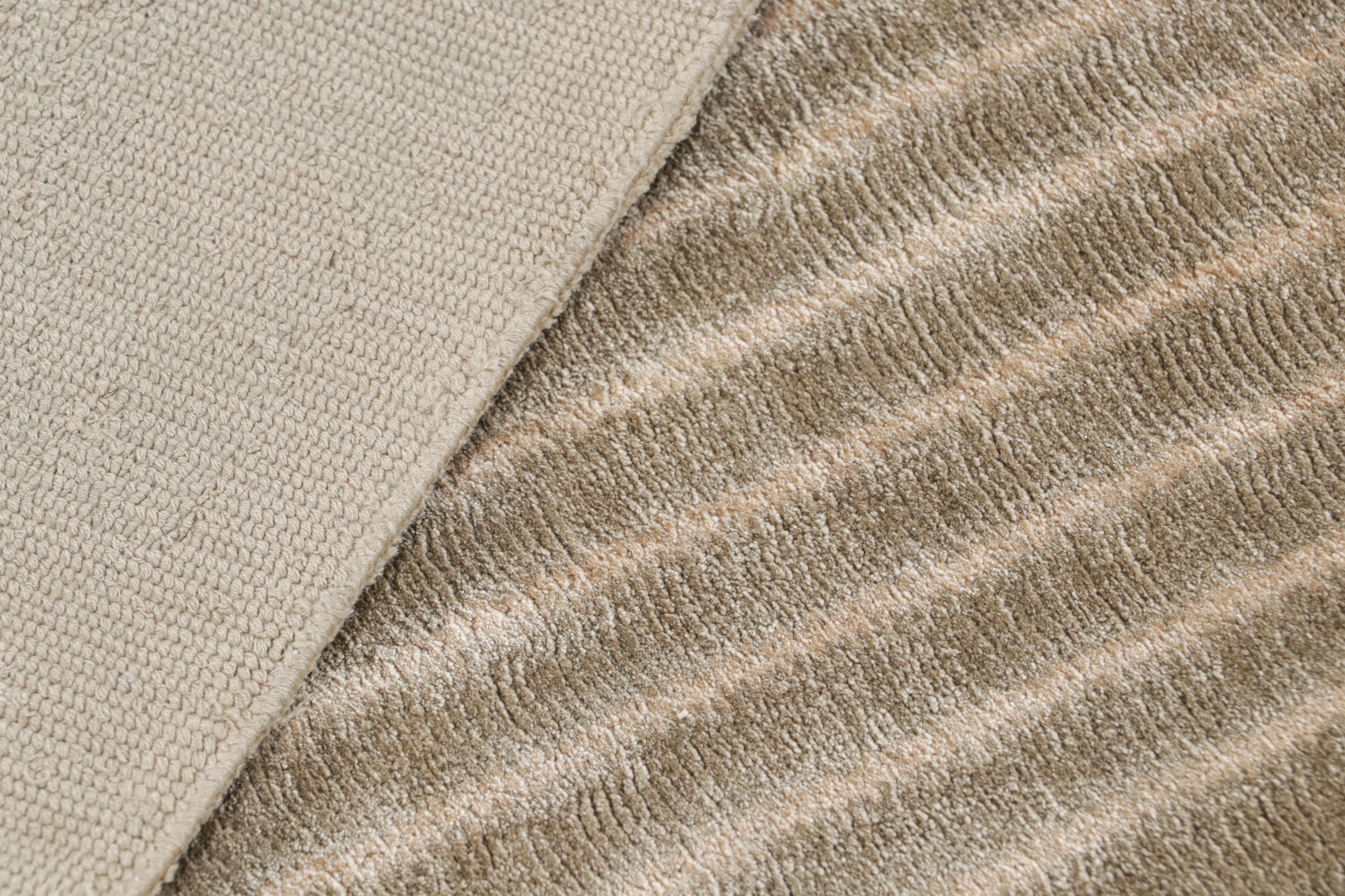 Rug & Kilim's Maze Design Geometric Beige Wool and Silk Runner For Sale 3