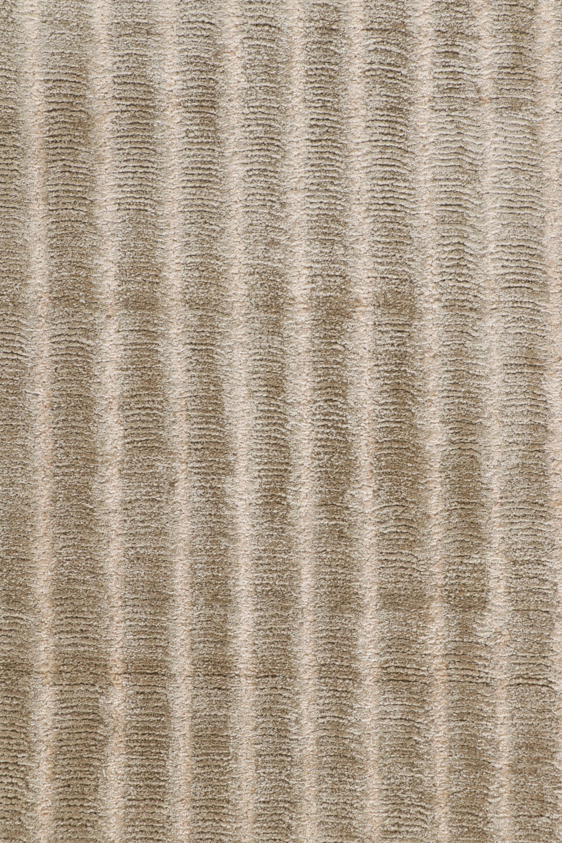 Lana Rug & Kilim: disegno a labirinto geometrico in lana e seta di colore beige in vendita
