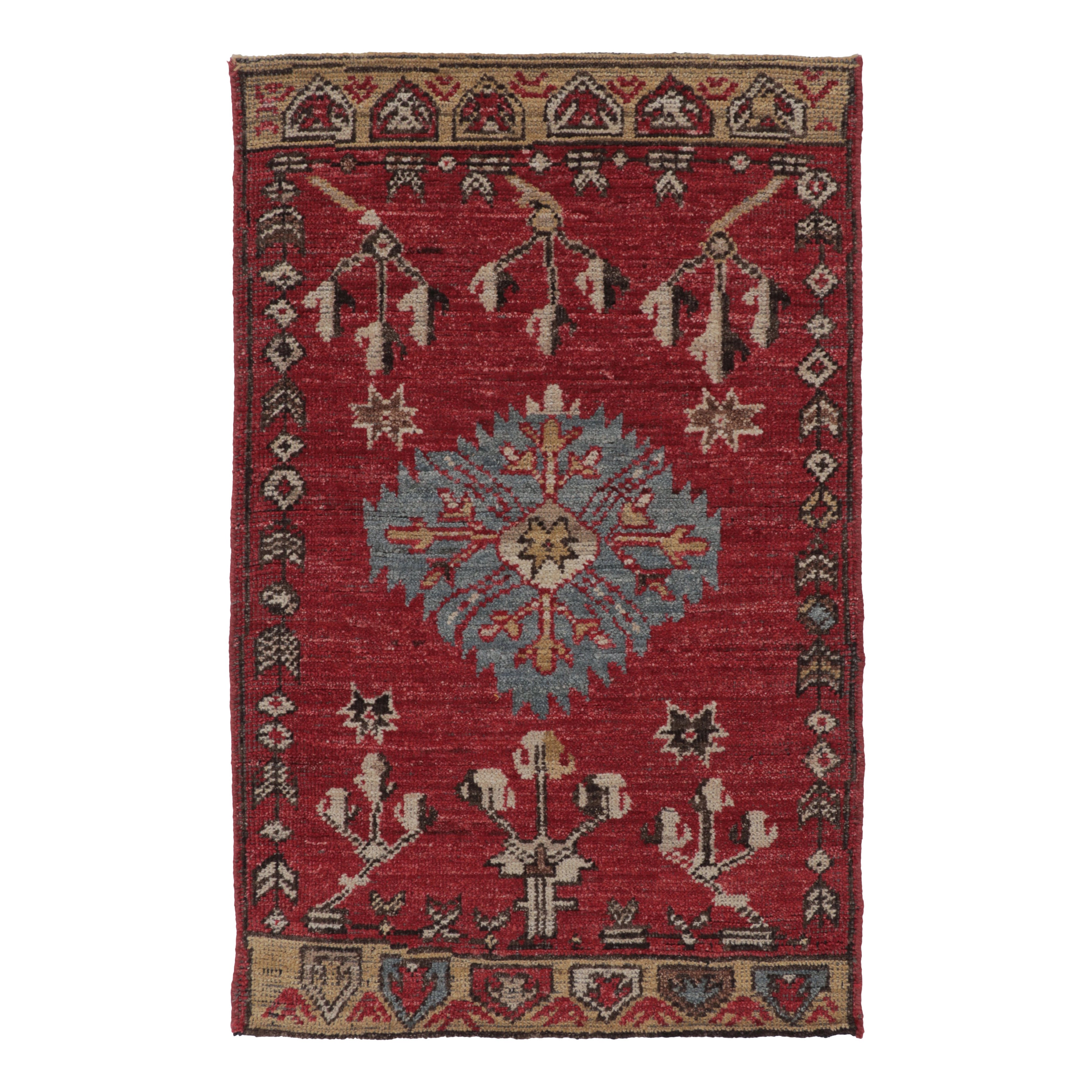 Rug
Kilim
s Mid-Century Anatolian Inspired Rug in Red Traditional Pattern (tapis d
inspiration anatolienne du milieu du siècle à motif traditionnel rouge)