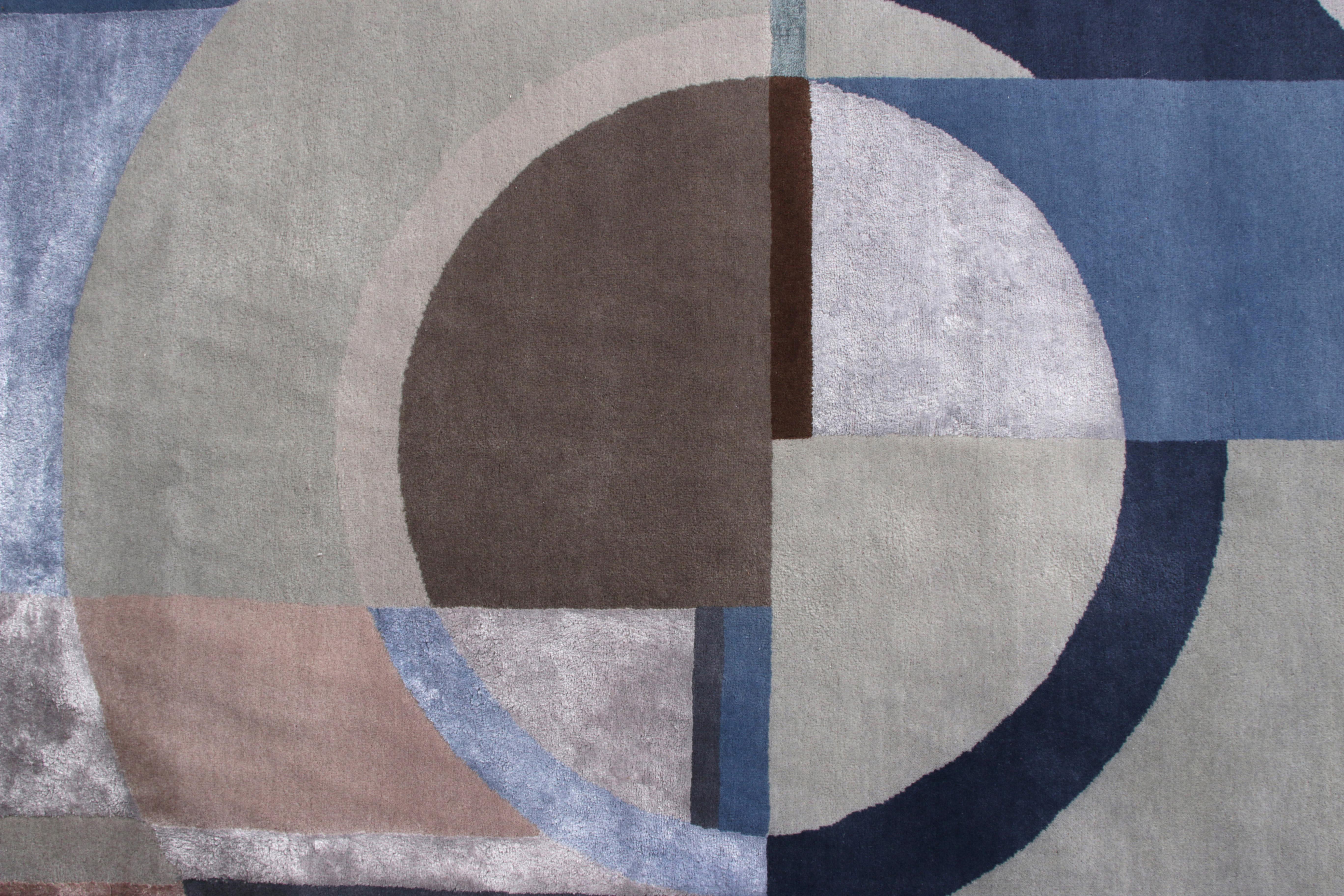 Indien Rug & Kilim's Mid-Century Modern Art Deco Style Rug en bleu et beige en vente