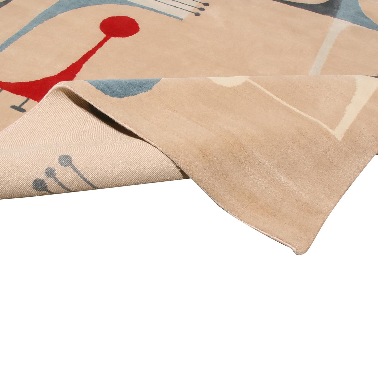 XXIe siècle et contemporain Rug & Kilim's Mid-Century Modern Geometric Beige Red and Blue Wool Custom Rug (tapis de laine sur mesure beige, rouge et bleu) en vente