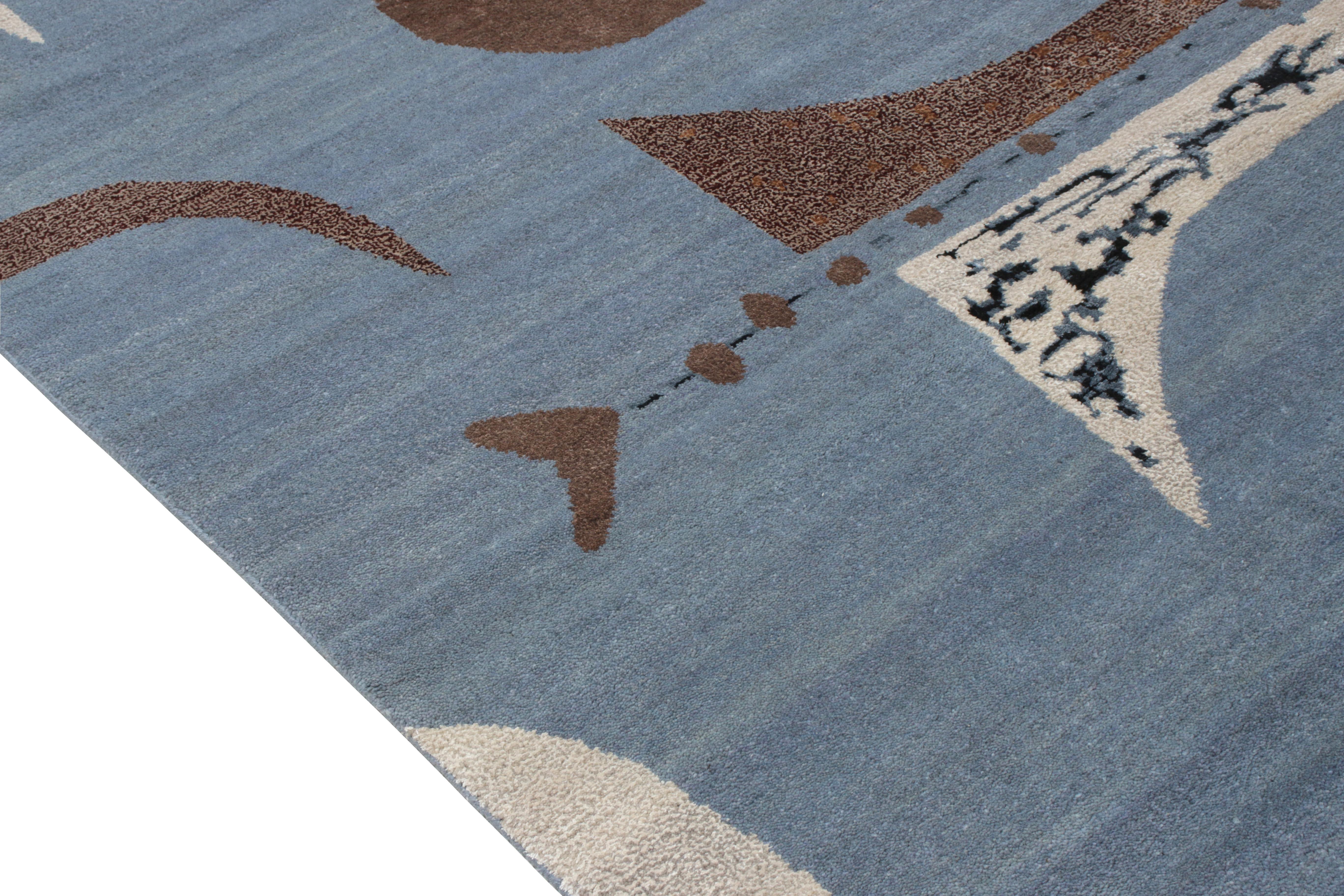 Rug & Kilim's Mid-Century Modern Rug in Blau mit geometrischen Mustern (Indisch) im Angebot