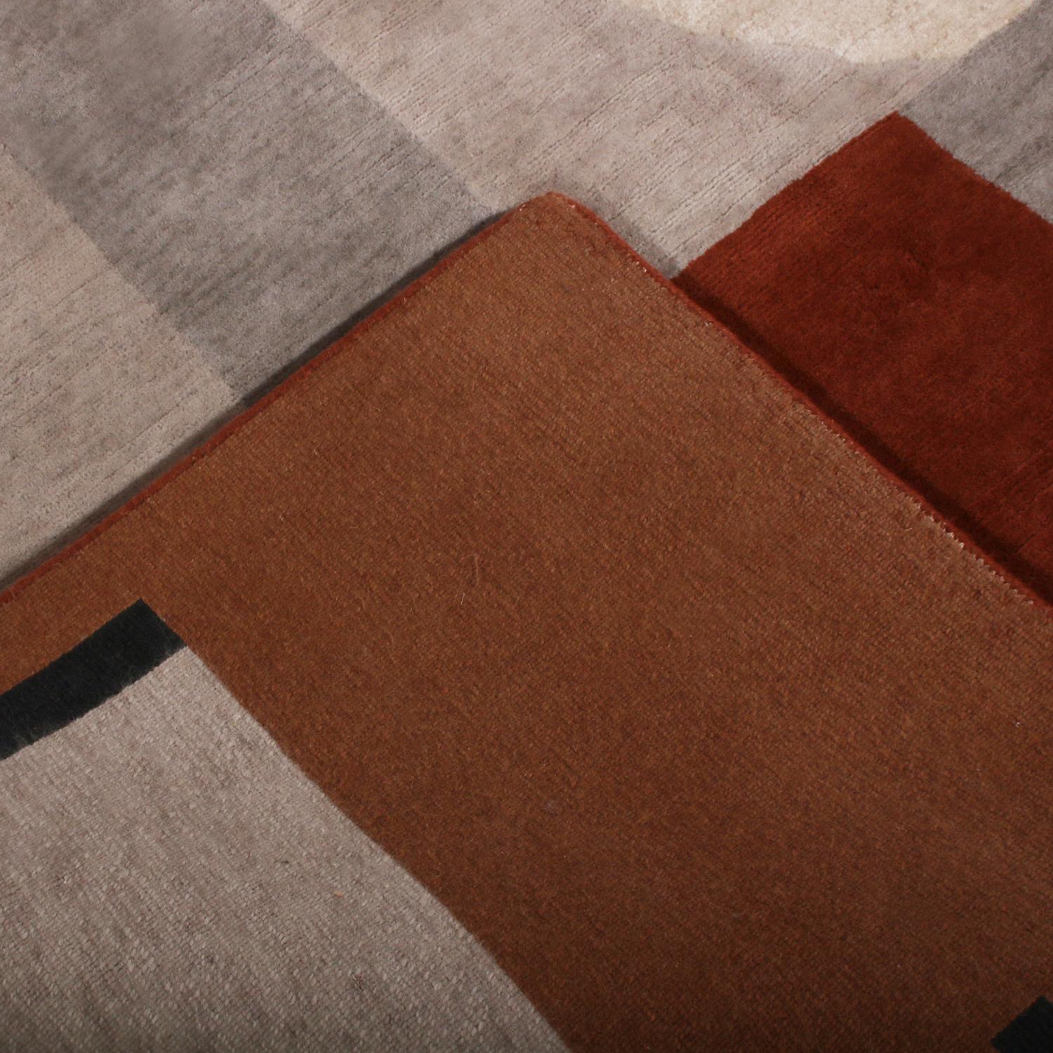 Rug & Kilim's Mid-Century Modern Silver-Gray and Brown Wool and Silk Custom Rug (Handgeknüpft) im Angebot