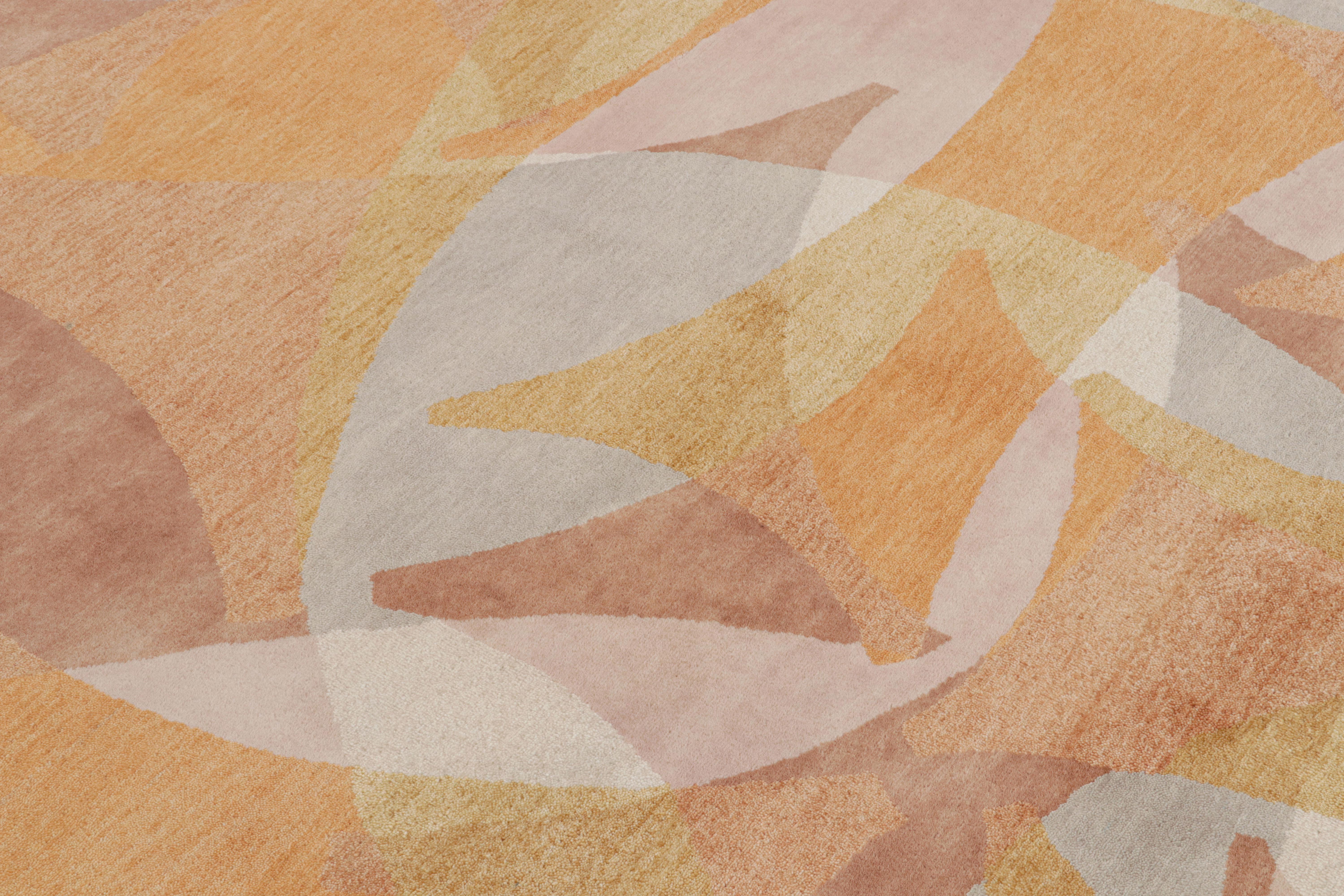 Rug & Kilim's Mid-Century Modern Style Teppich in Bernstein-Gold mit geometrischem Muster (Indisch) im Angebot