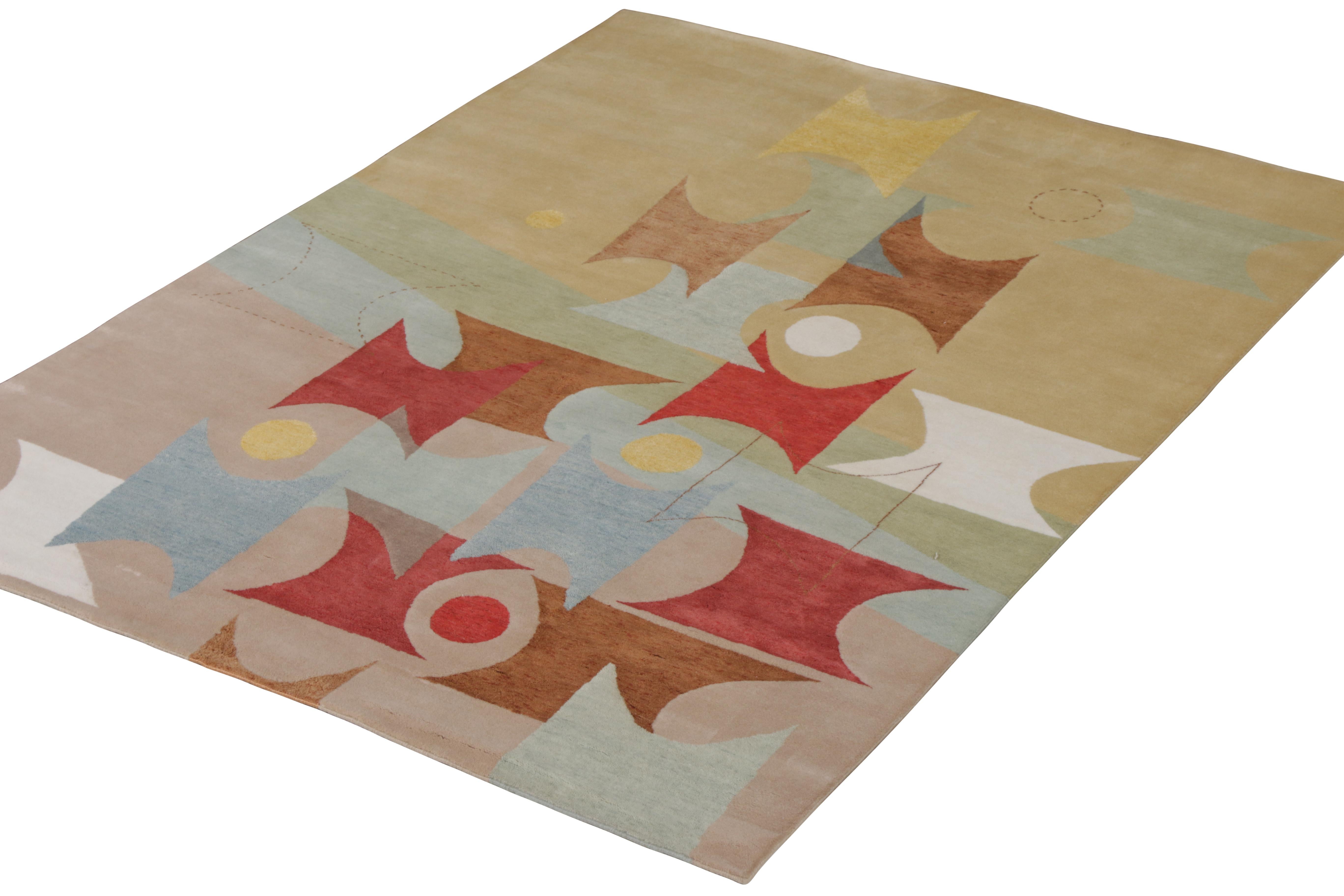 Rug & Kilim's Mid-Century Modern Style Teppich in Beige-Braun Geometrisch gemustert (Moderne der Mitte des Jahrhunderts) im Angebot