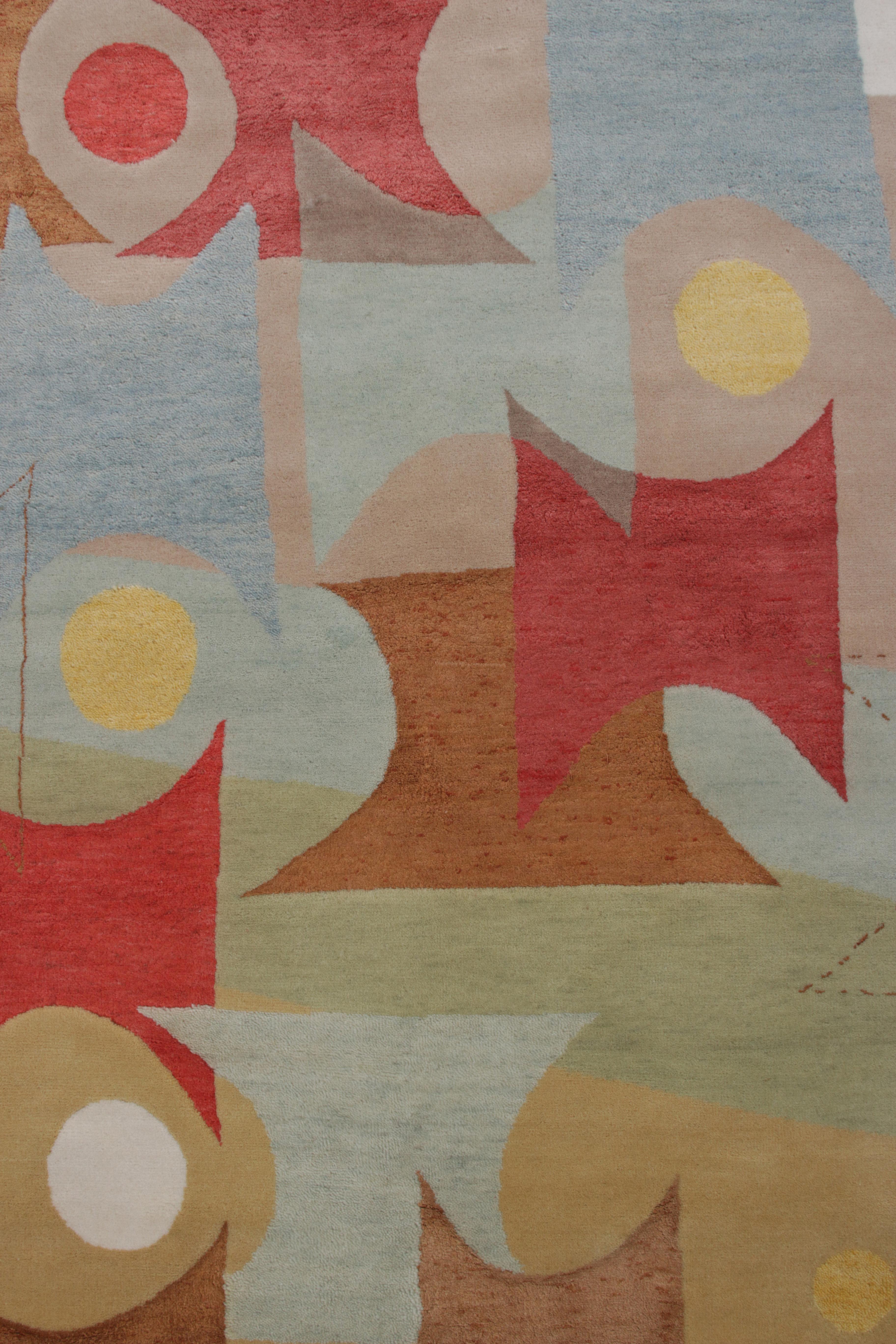 Rug & Kilim's Mid-Century Modern Style Teppich in Beige-Braun Geometrisch gemustert (Indisch) im Angebot