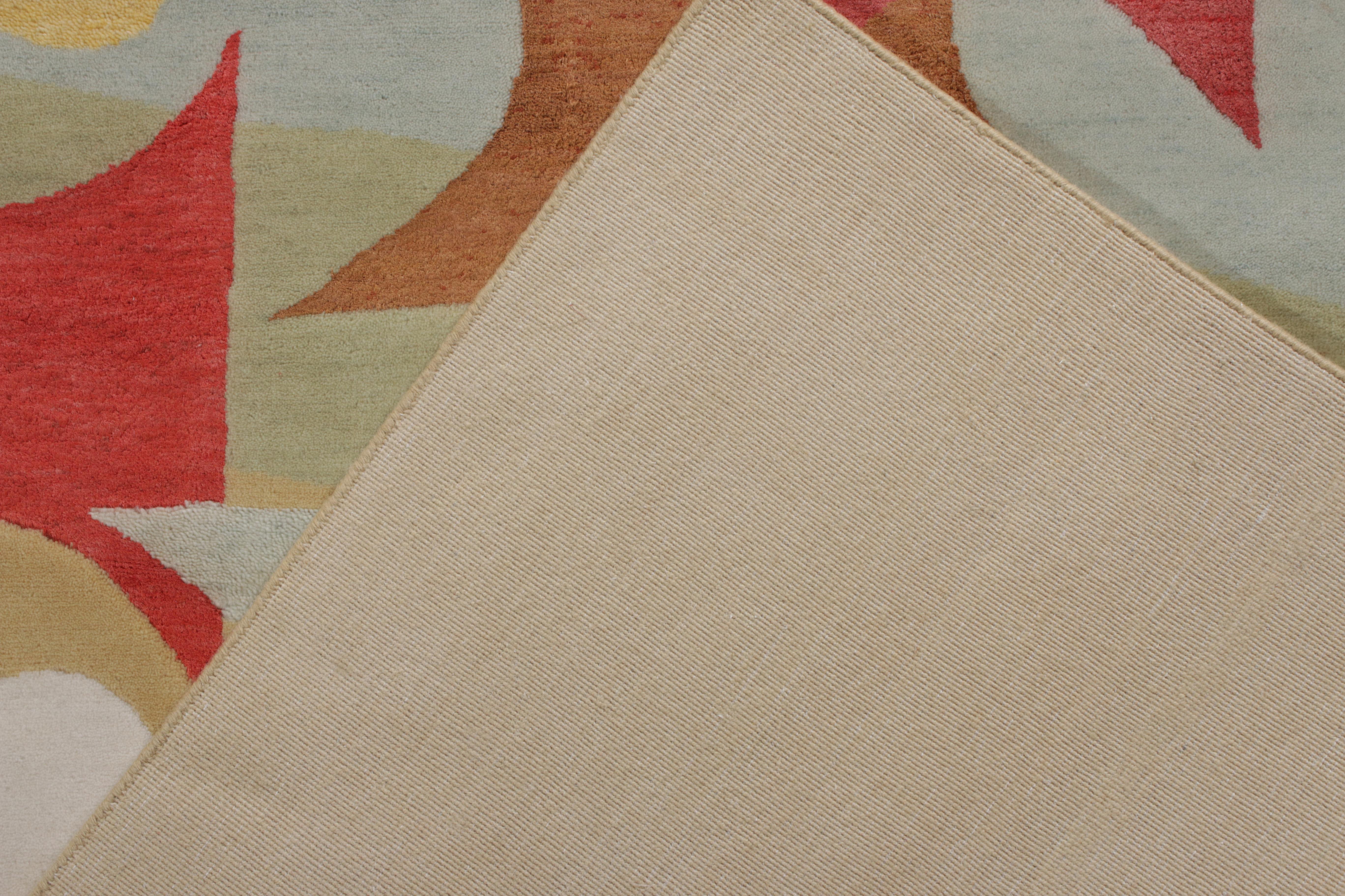 Rug & Kilim's Mid-Century Modern Style Teppich in Beige-Braun Geometrisch gemustert (Handgeknüpft) im Angebot