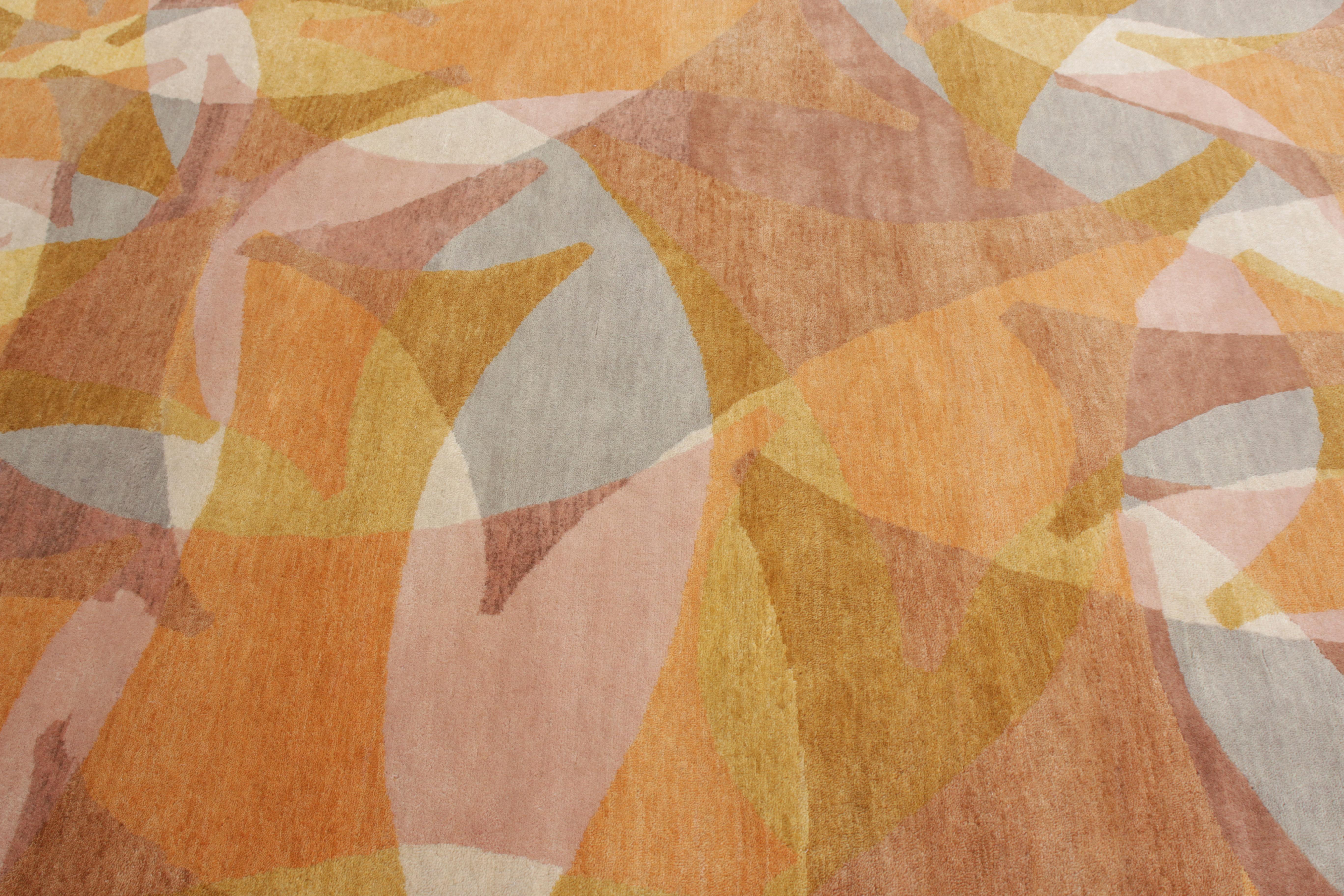 Teppich & Kilims Mid-Century Modern Stil Teppich in Goldbraun mit geometrischem Muster (Indisch) im Angebot