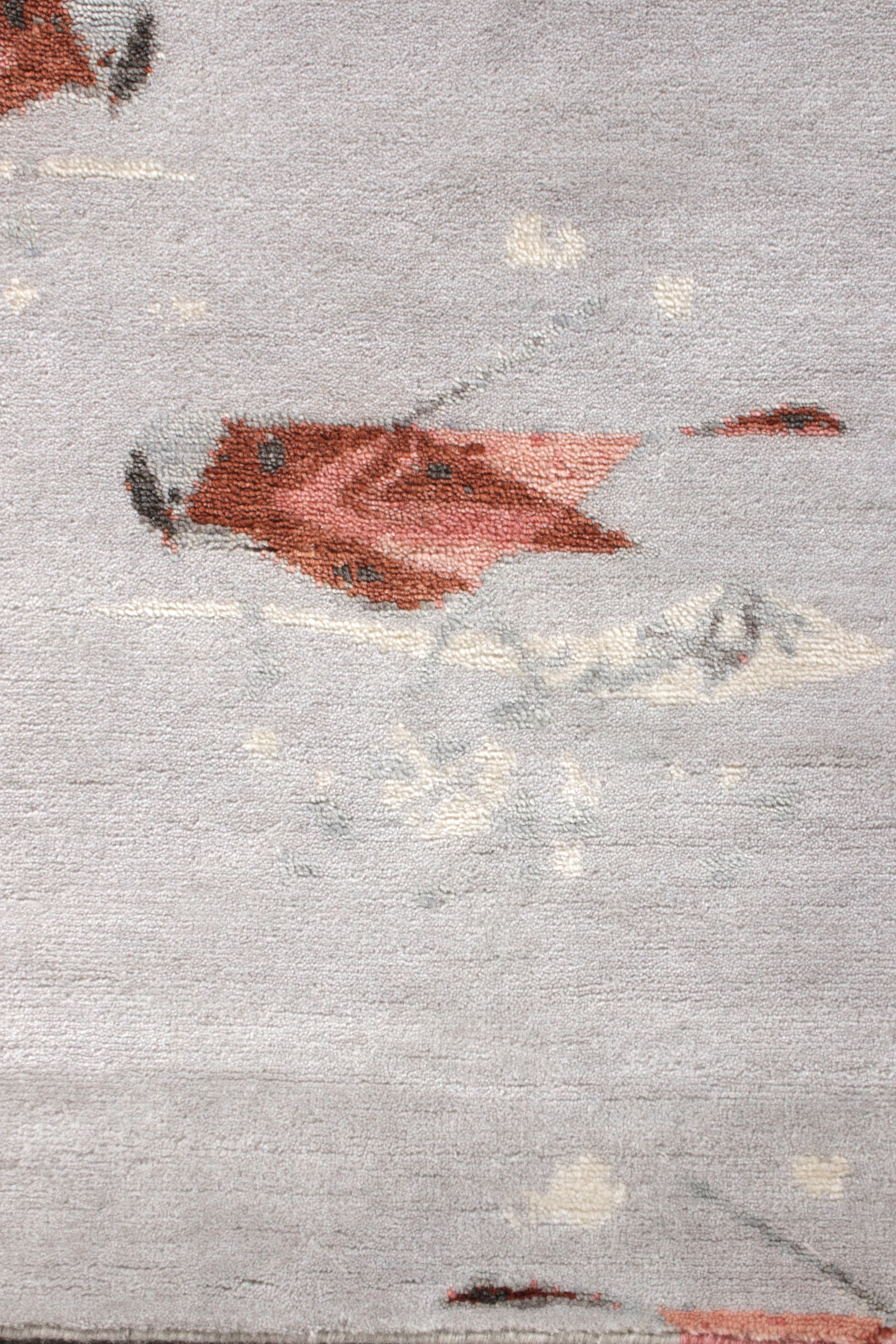 Rug & Kilim's Mid-Century Modern Style Teppich in Grau-Rot mit Bildmuster (Indisch) im Angebot