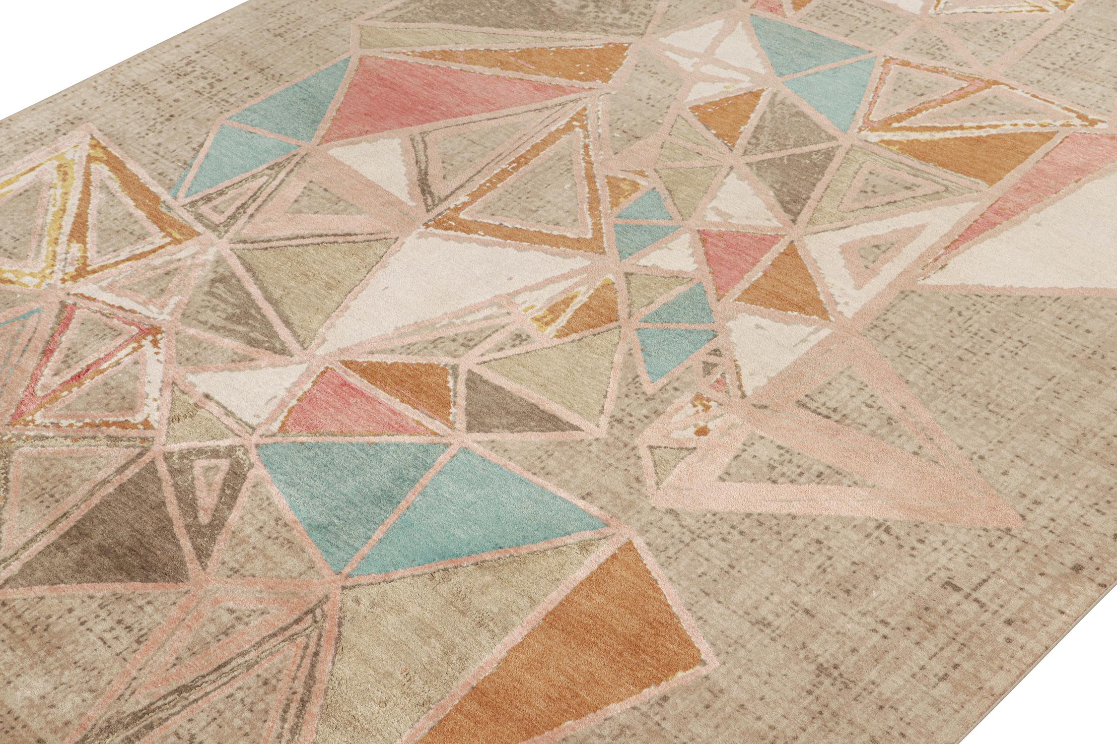 Annodato a mano Tappeto in stile Mid-Century Modern di Rug & Kilim con motivi policromatici su beige in vendita
