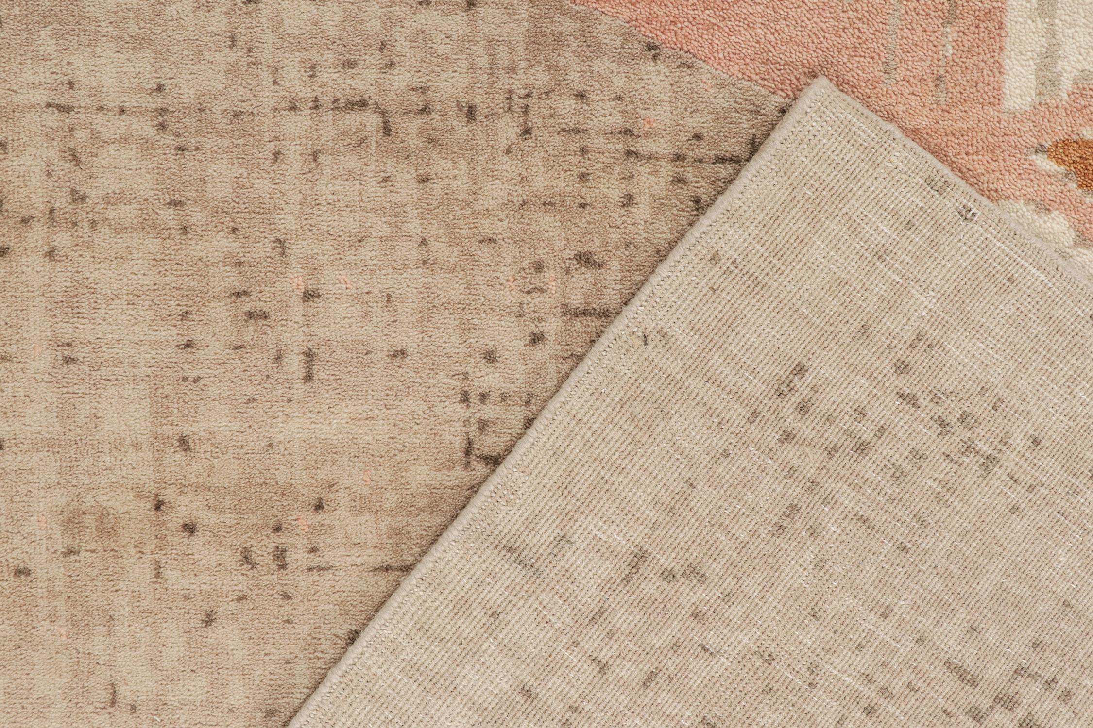 Rug & Kilim's Mid-Century Modern Style Teppich in polychromen Mustern auf Beige (21. Jahrhundert und zeitgenössisch) im Angebot