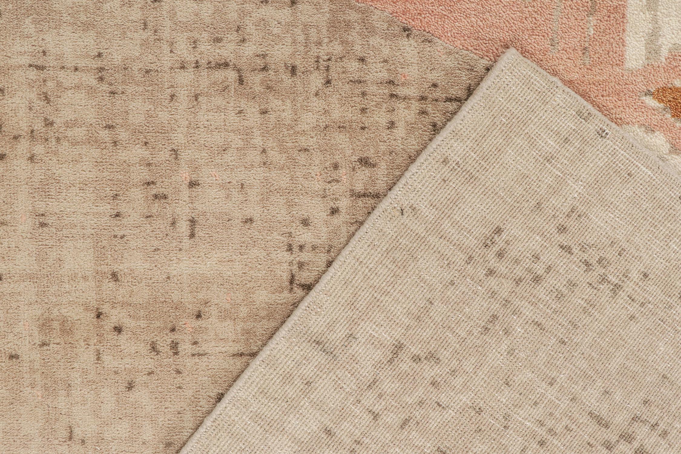 XXI secolo e contemporaneo Tappeto in stile Mid-Century Modern di Rug & Kilim con motivi policromatici su beige in vendita