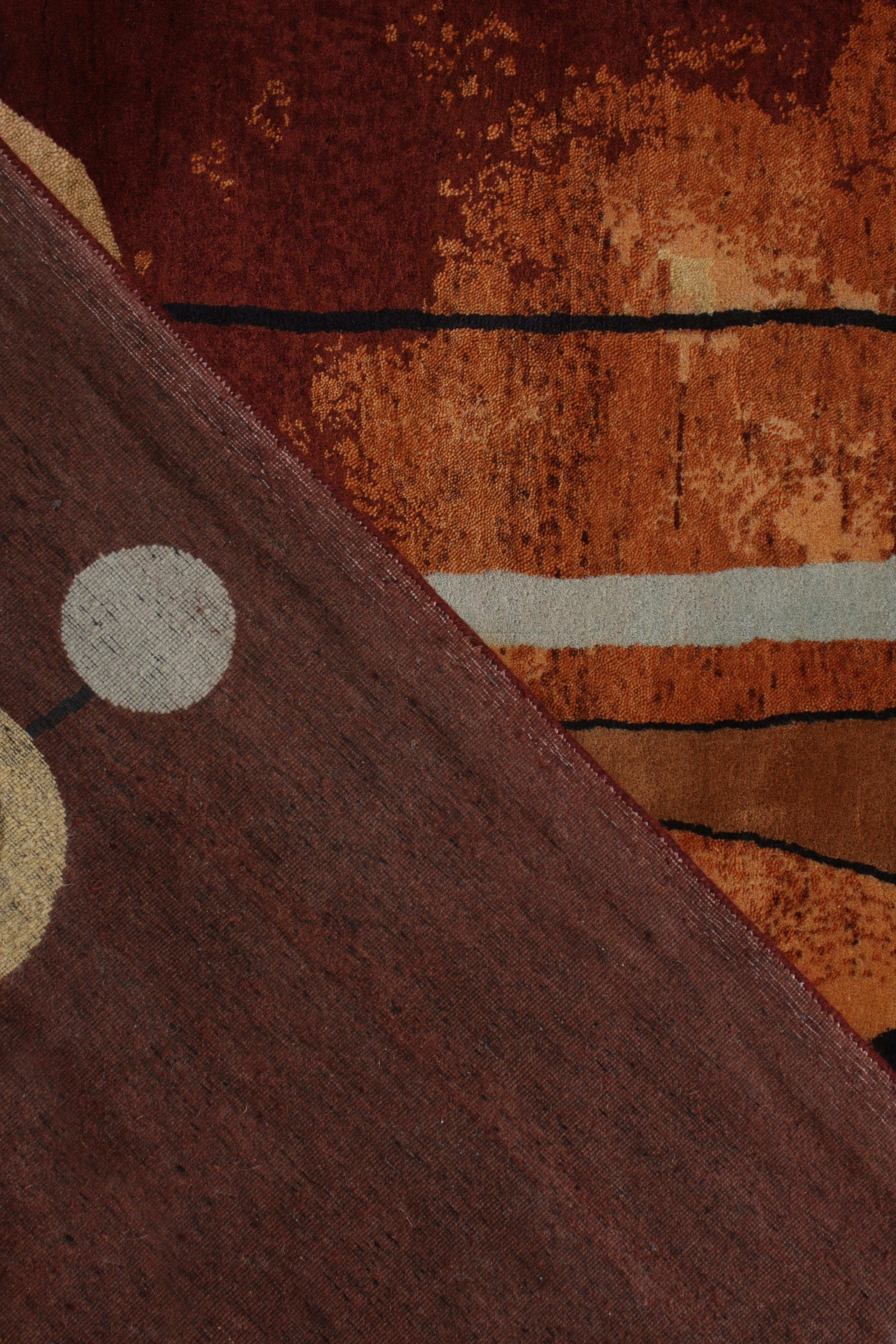 Annodato a mano Rug & Kilim è un tappeto in stile Mid-Century Modern con un motivo geometrico rosso e oro in vendita