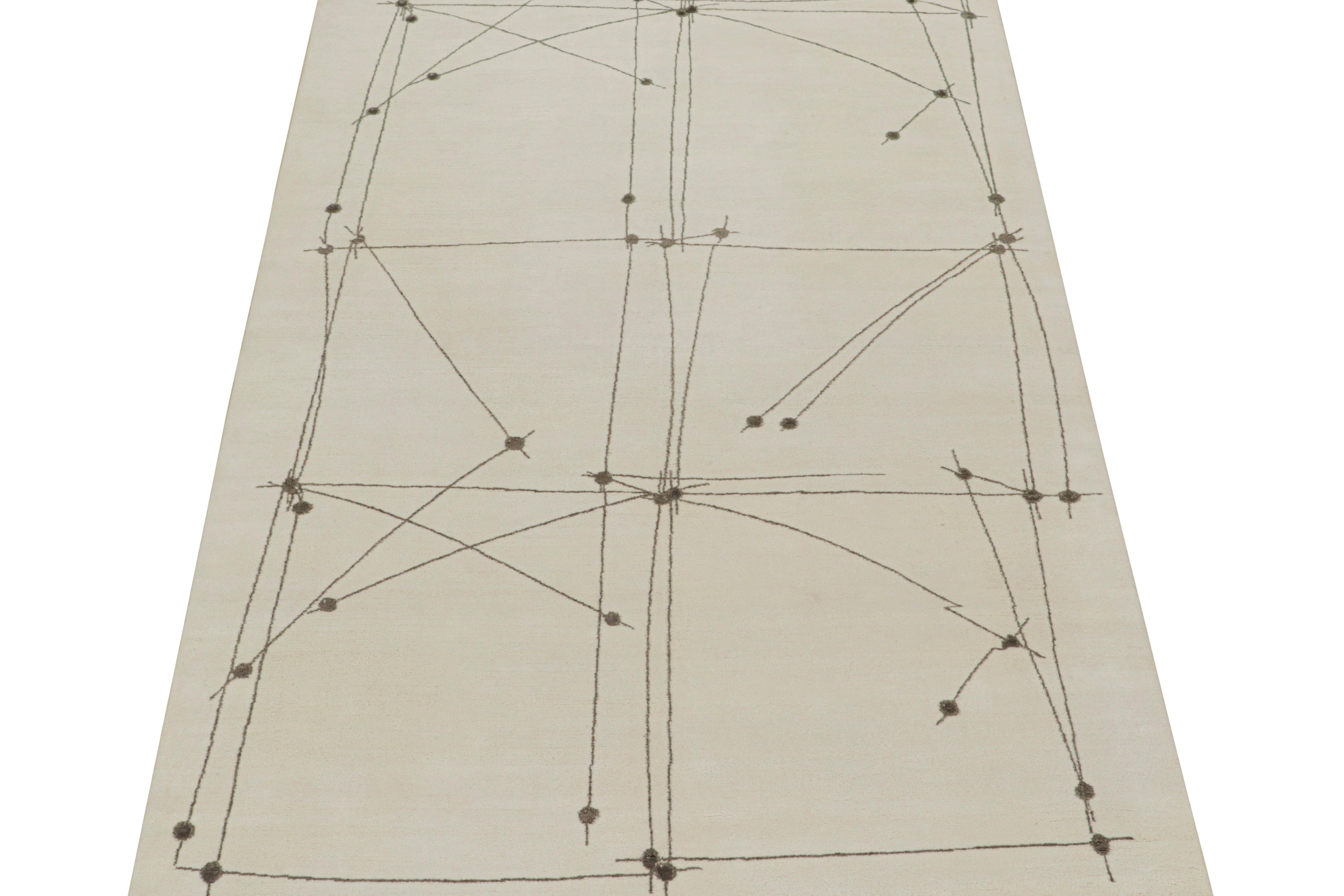 Ce tapis moderne 6x9 est un nouvel ajout à la collection de tapis Mid-Century Modern de Rug & Kilim. Noué à la main en laine, soie et coton, il s'agit d'une interprétation audacieuse de l'art postmoderne des années 1950, jamais vue dans cette