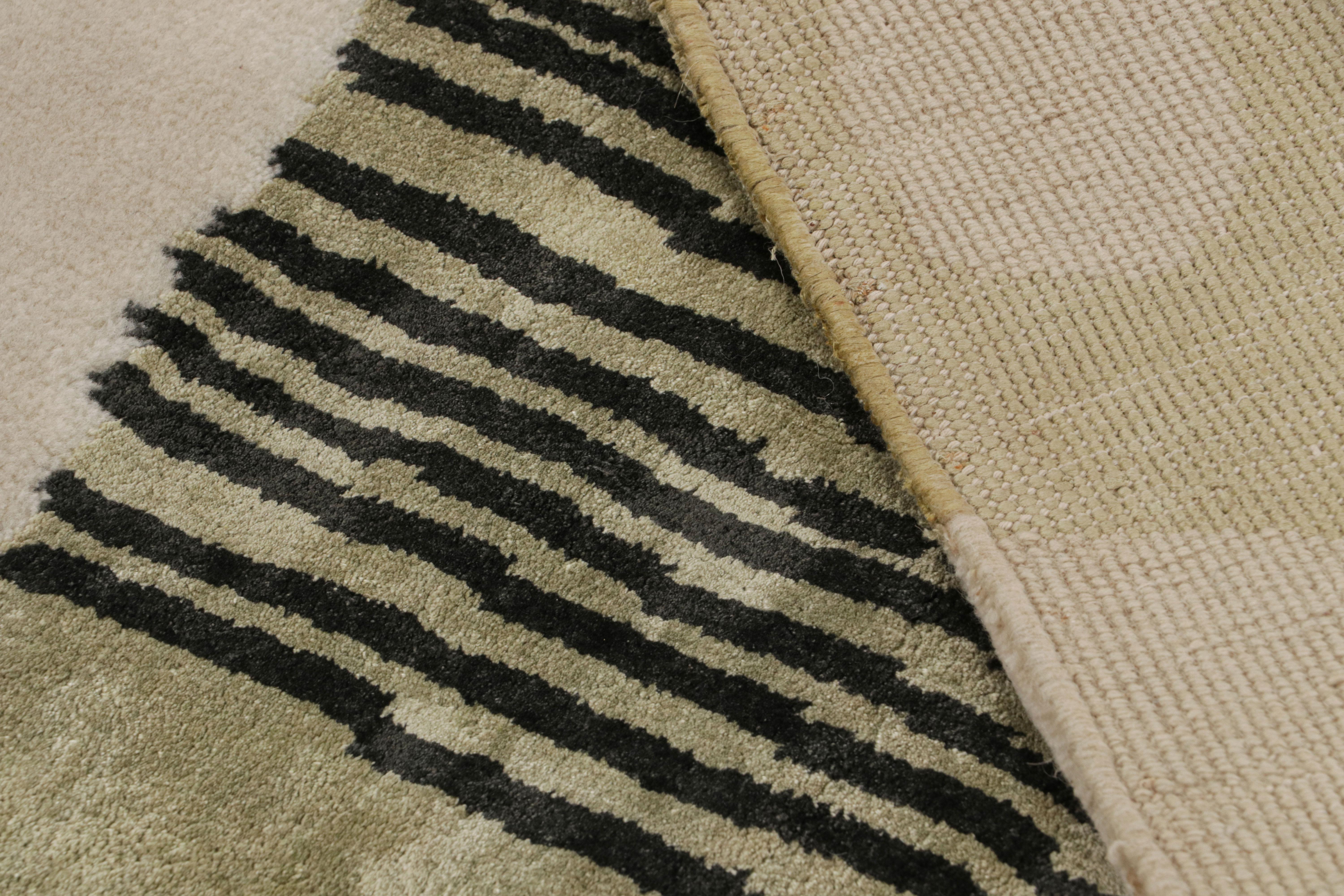 XXIe siècle et contemporain Tapis de style moderne du milieu du siècle à motifs géométriques de Rug & Kilim en vente