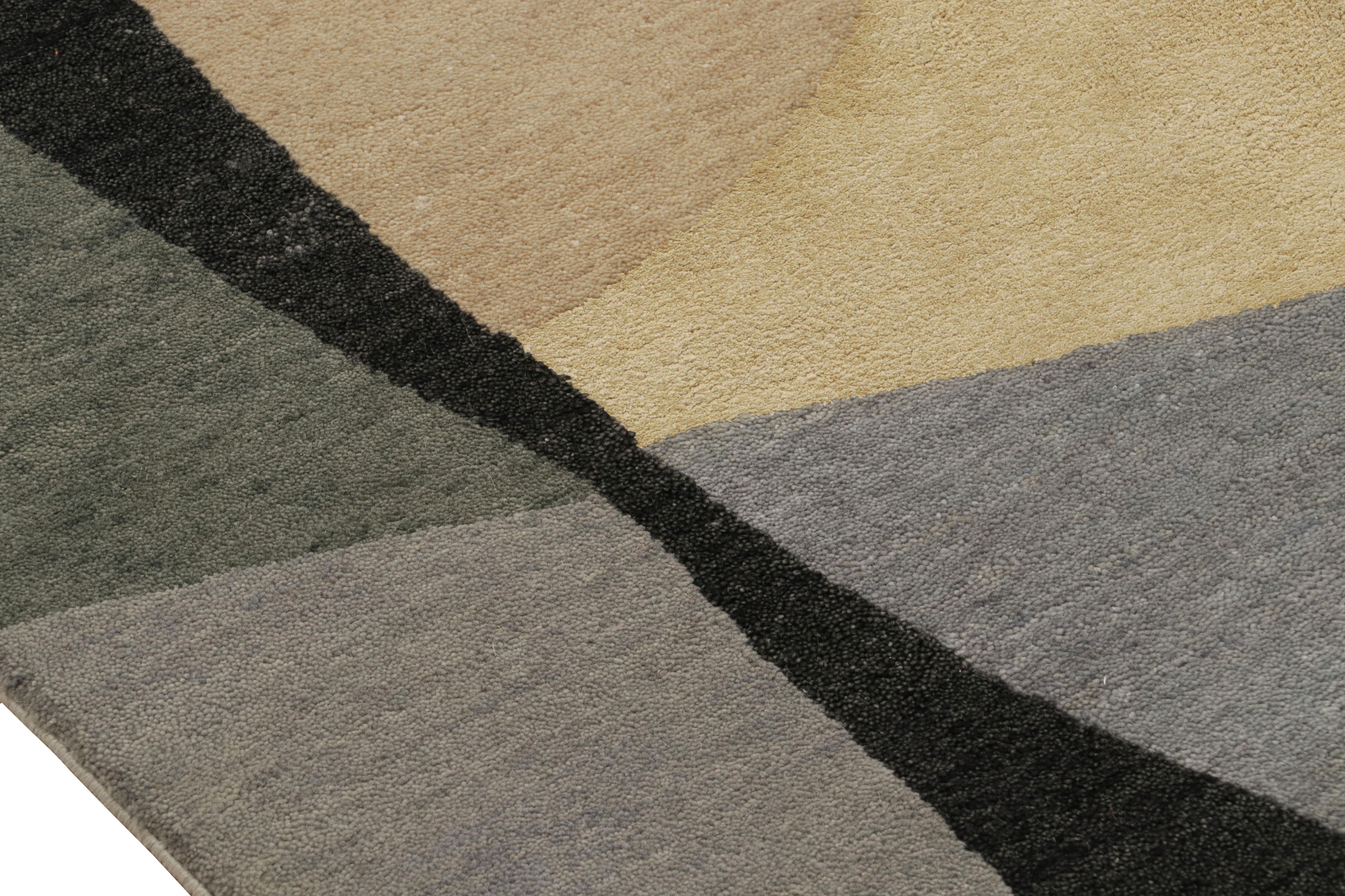 Indiano Rug & Kilim è un tappeto in stile Mid-Century Modern con motivi geometrici in grigio & verde in vendita