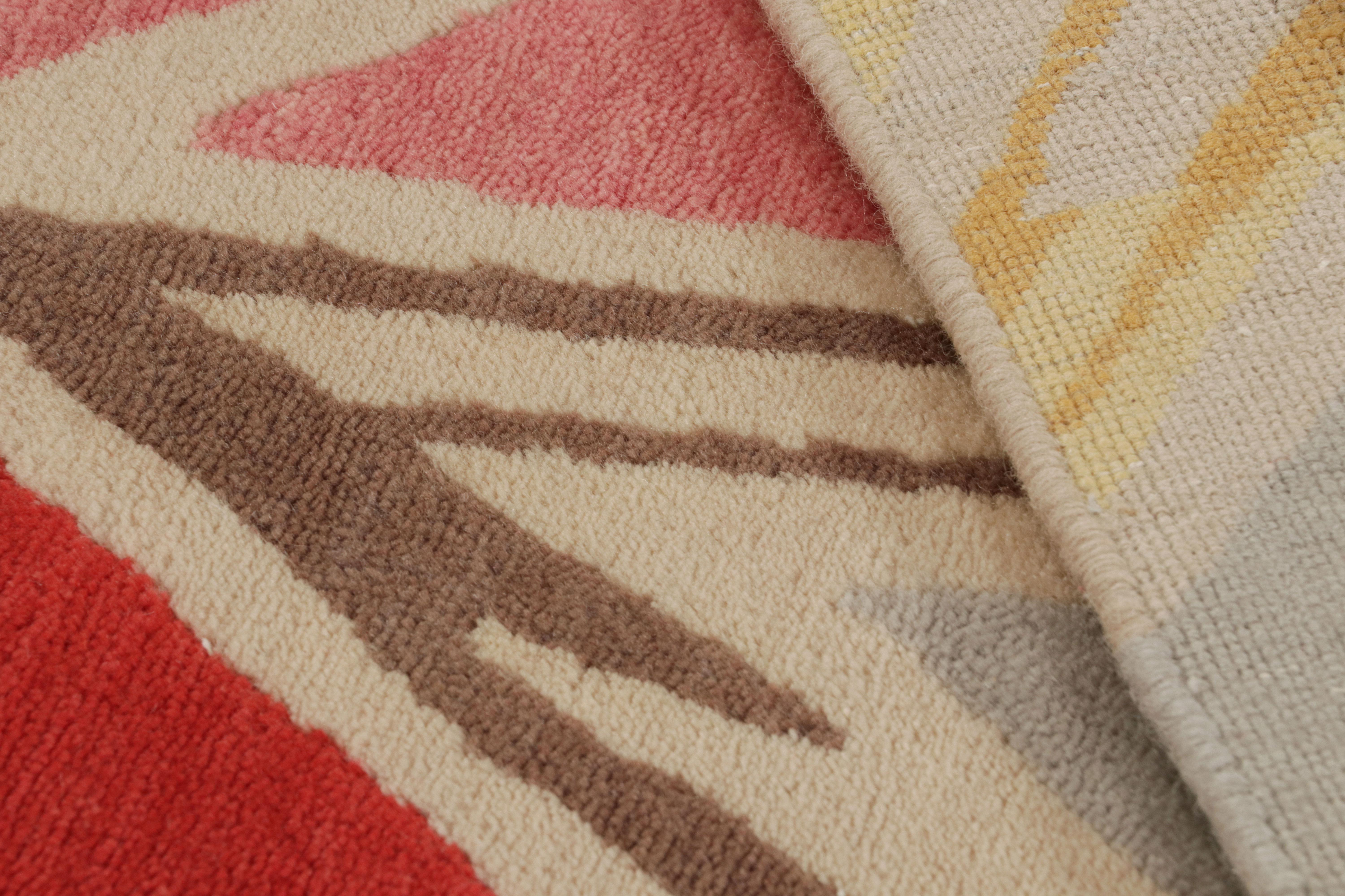 Alfombra de calle de estilo moderno de mediados de siglo con diseño geométrico de Rug & Kilim Siglo XXI y contemporáneo en venta