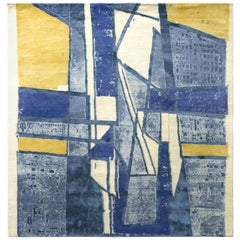 Tapis carré de style moderne du milieu du siècle dernier de Kilim à motif géométrique bleu