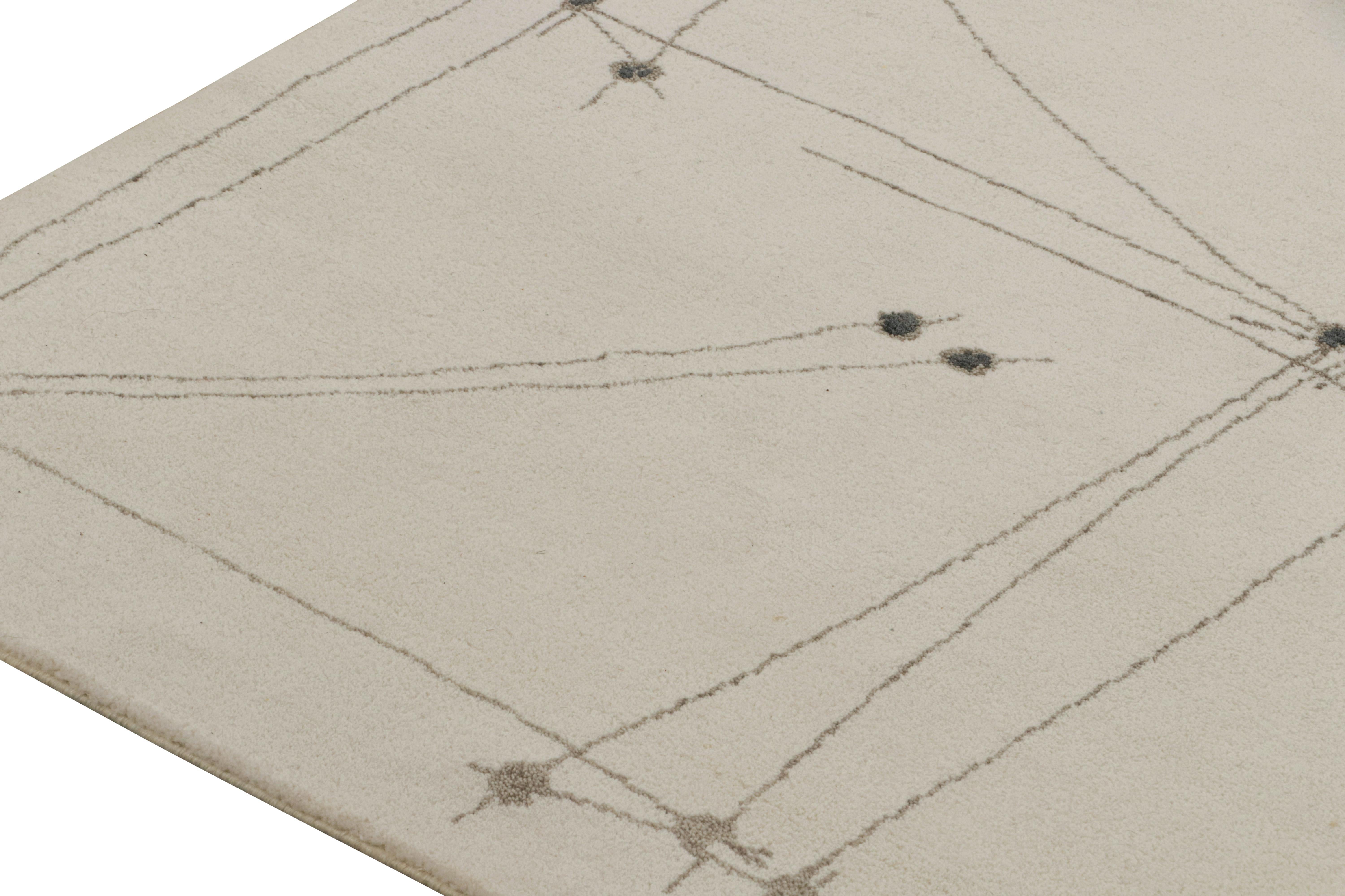 Rug & Kilim’s Mid-Century Modern Style Square Rug in White with Gray Patterns In New Condition For Sale In Long Island City, NY