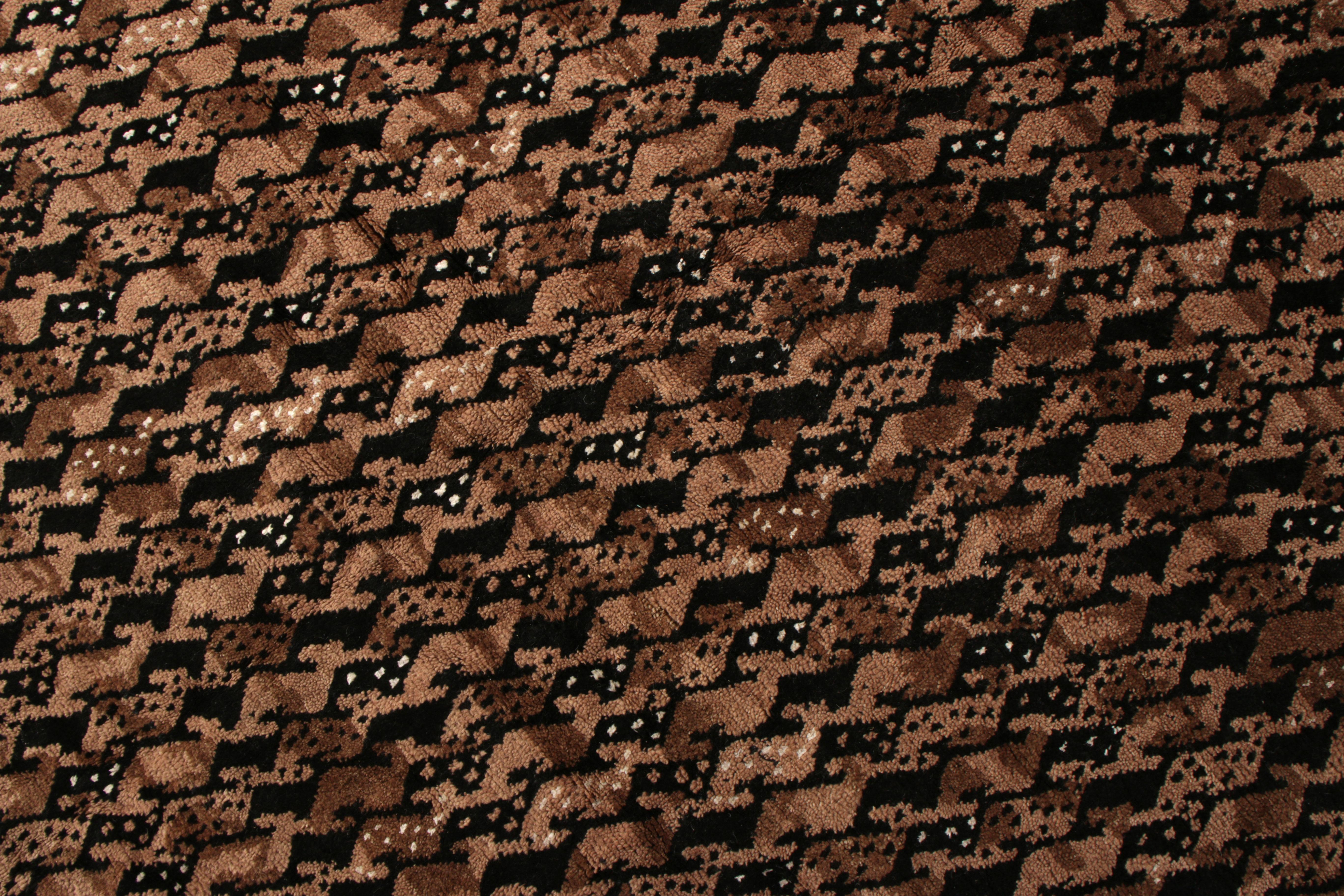 Alfombra de estilo escandinavo de mediados de siglo Rug & Kilim Moqueta beige-marrón-negro Indio en venta