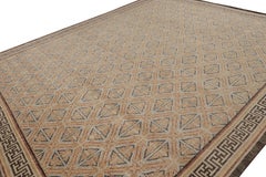 Rug & Kilim's Modern 18th Century Chinese Style Rug mit geometrischen Mustern