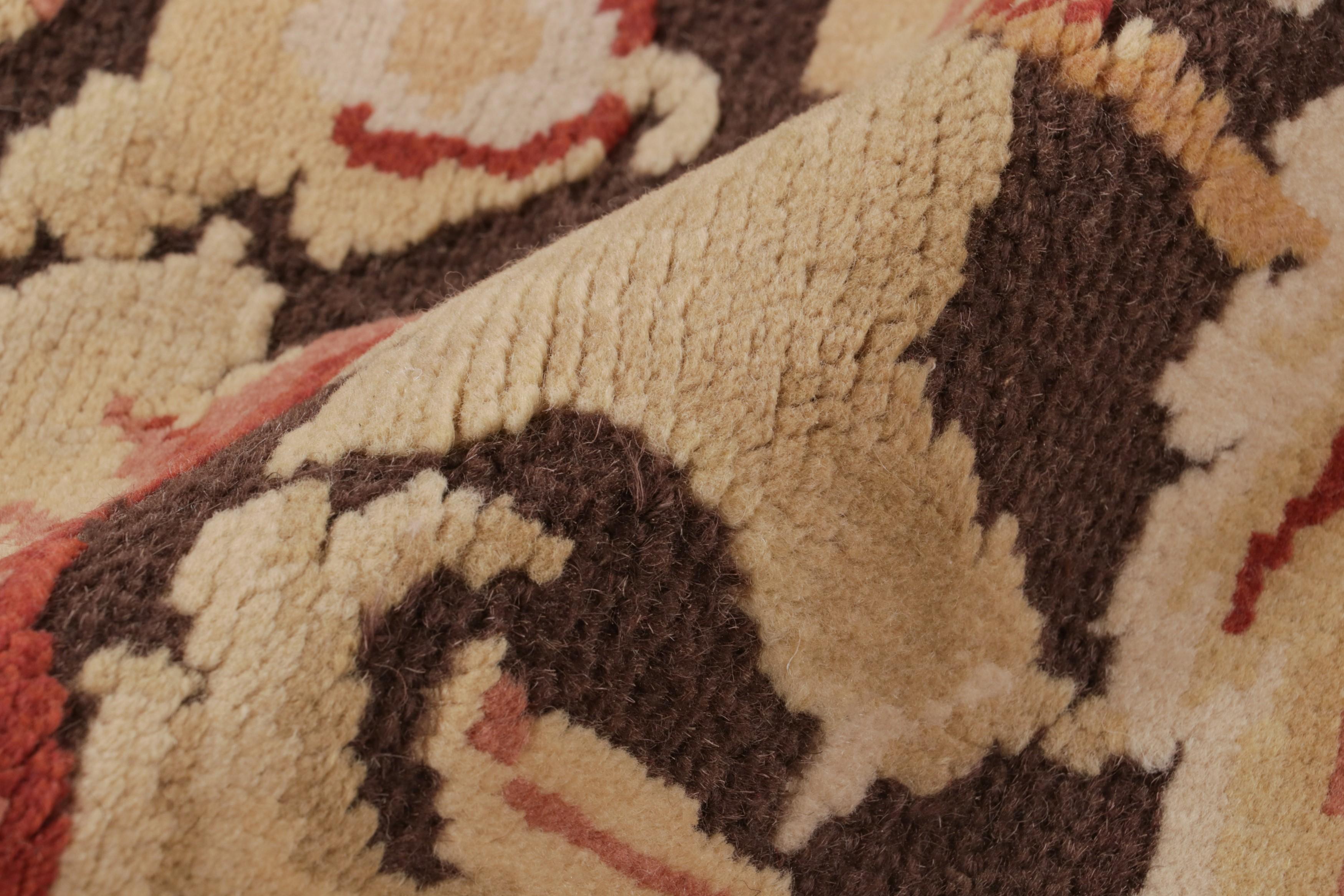 XXIe siècle et contemporain Rug & Kilim's Modern 18th Century Style Wool Rug Brown and Beige All-Over Floral (Tapis de laine moderne du 18e siècle) en vente