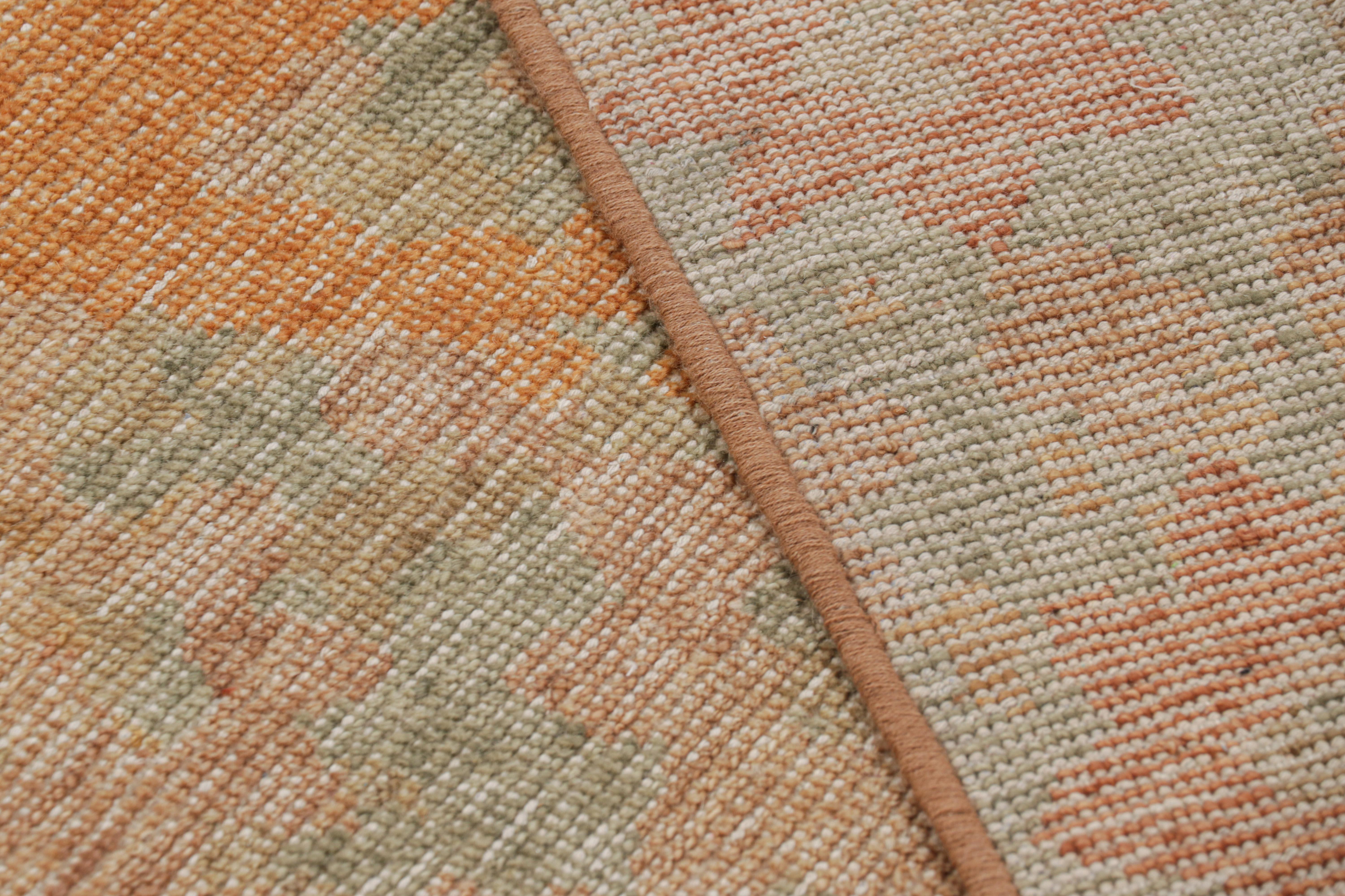 Rug & Kilim's Moderner abstrakter Kunstteppich in Beige-Braun mit Blumenmustern im Angebot 1