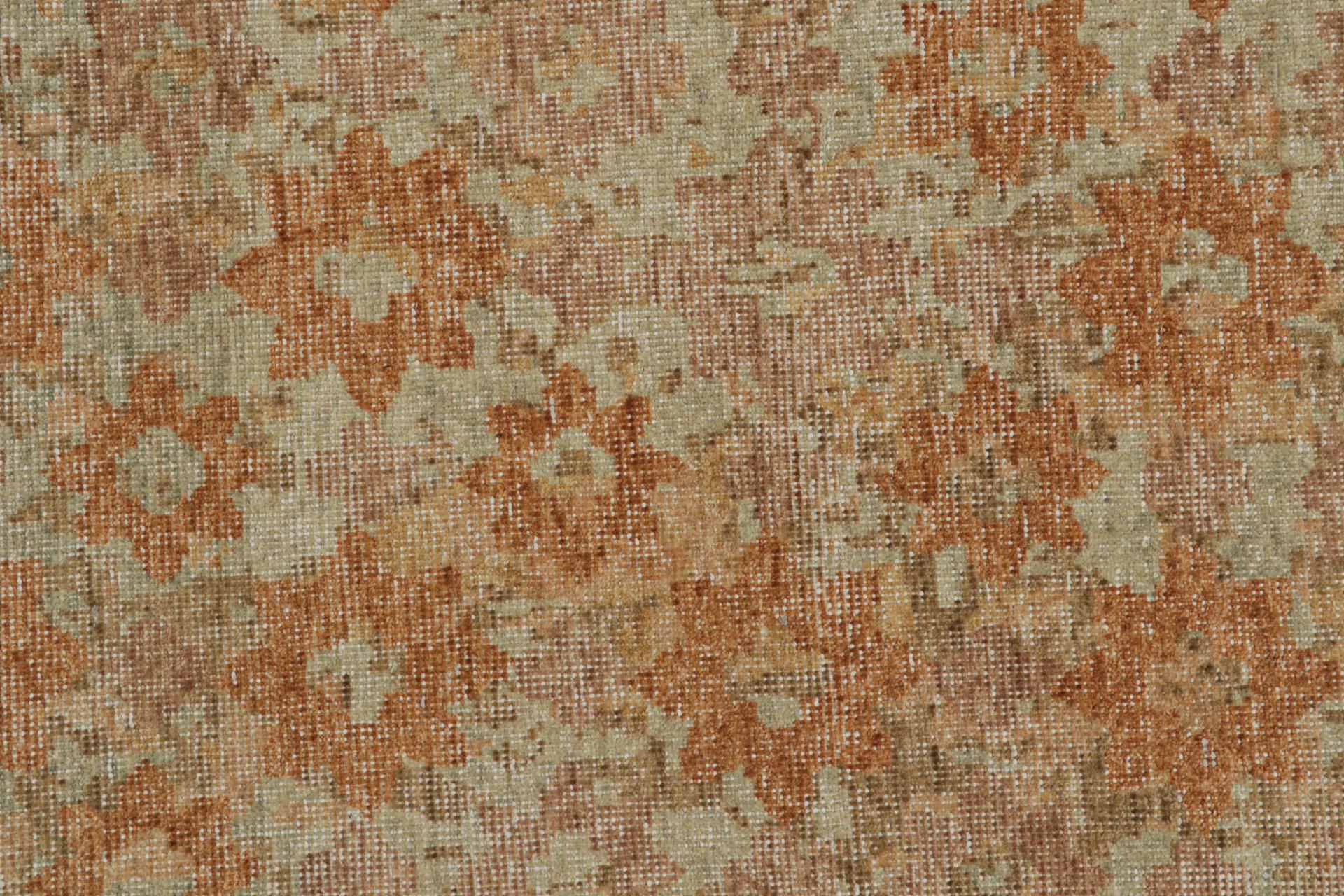 Rug & Kilim's Modern Abstract Art Rug in Gold and Brown, with Floral Patterns (tapis d'art abstrait moderne en or et en brun, avec des motifs floraux) Neuf - En vente à Long Island City, NY