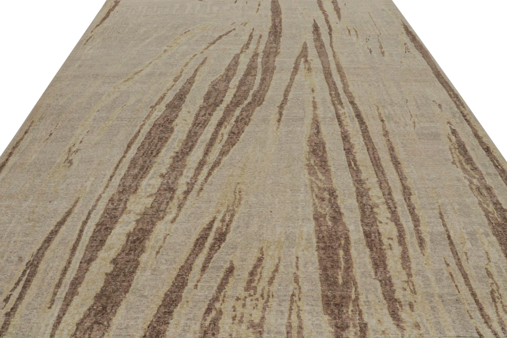 Rug & Kilims moderner abstrakter Kunstteppich in Taupe mit geometrischen Mustern (Moderne) im Angebot