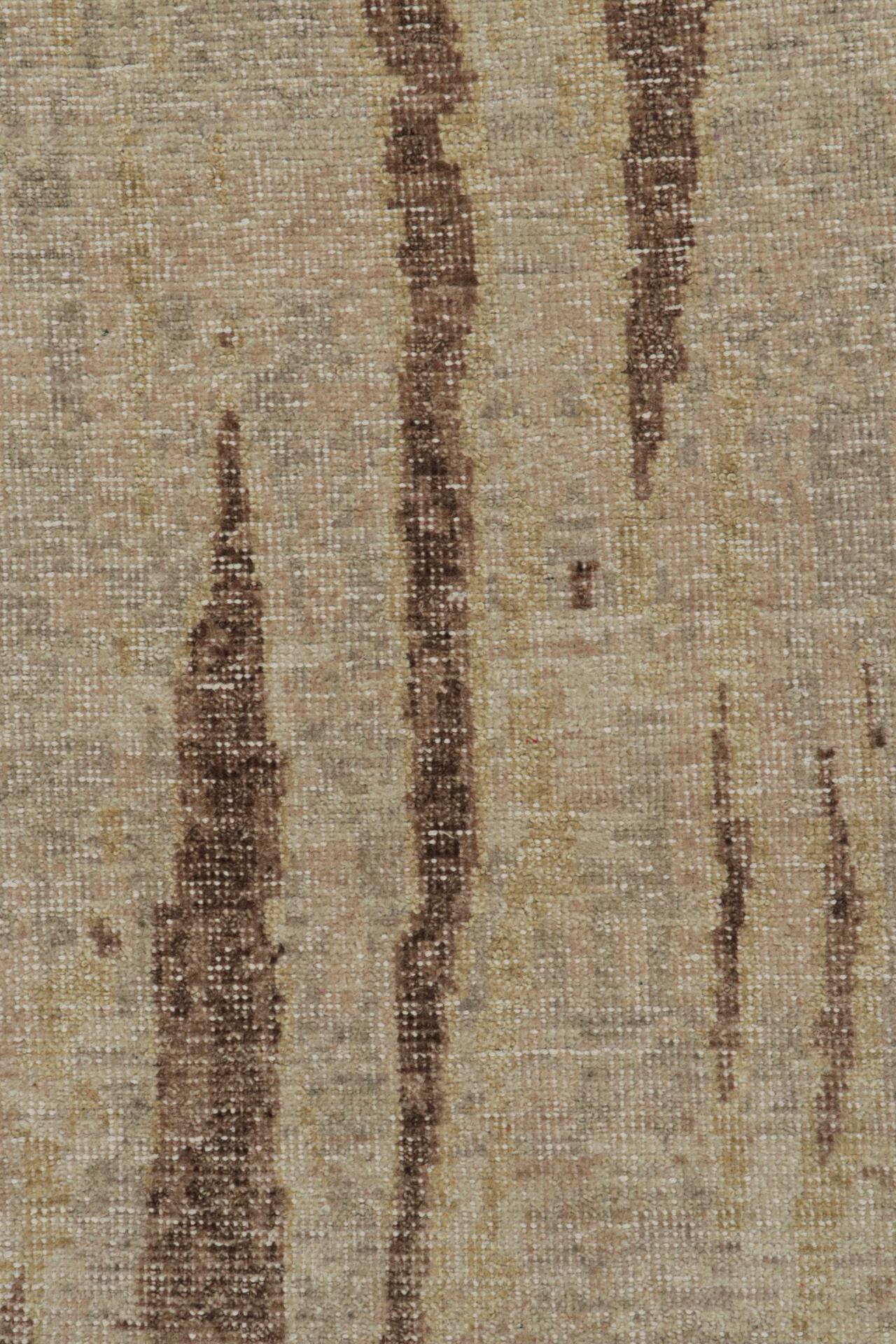 Rug & Kilims moderner abstrakter Kunstteppich in Taupe mit geometrischen Mustern (21. Jahrhundert und zeitgenössisch) im Angebot