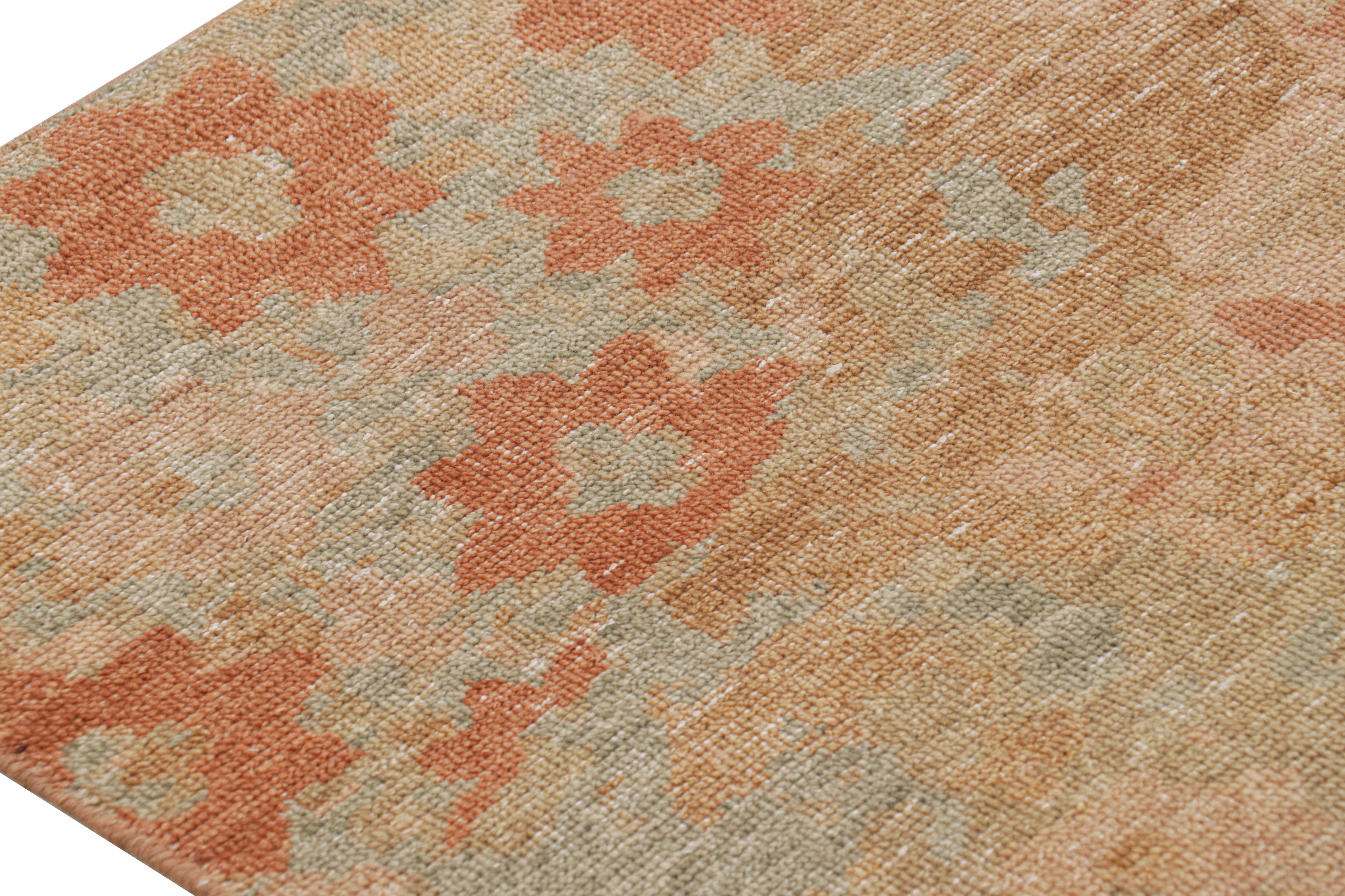 Rug & Kilim's Moderner abstrakter Kunstteppich mit bunten Blumenmustern (Indisch) im Angebot