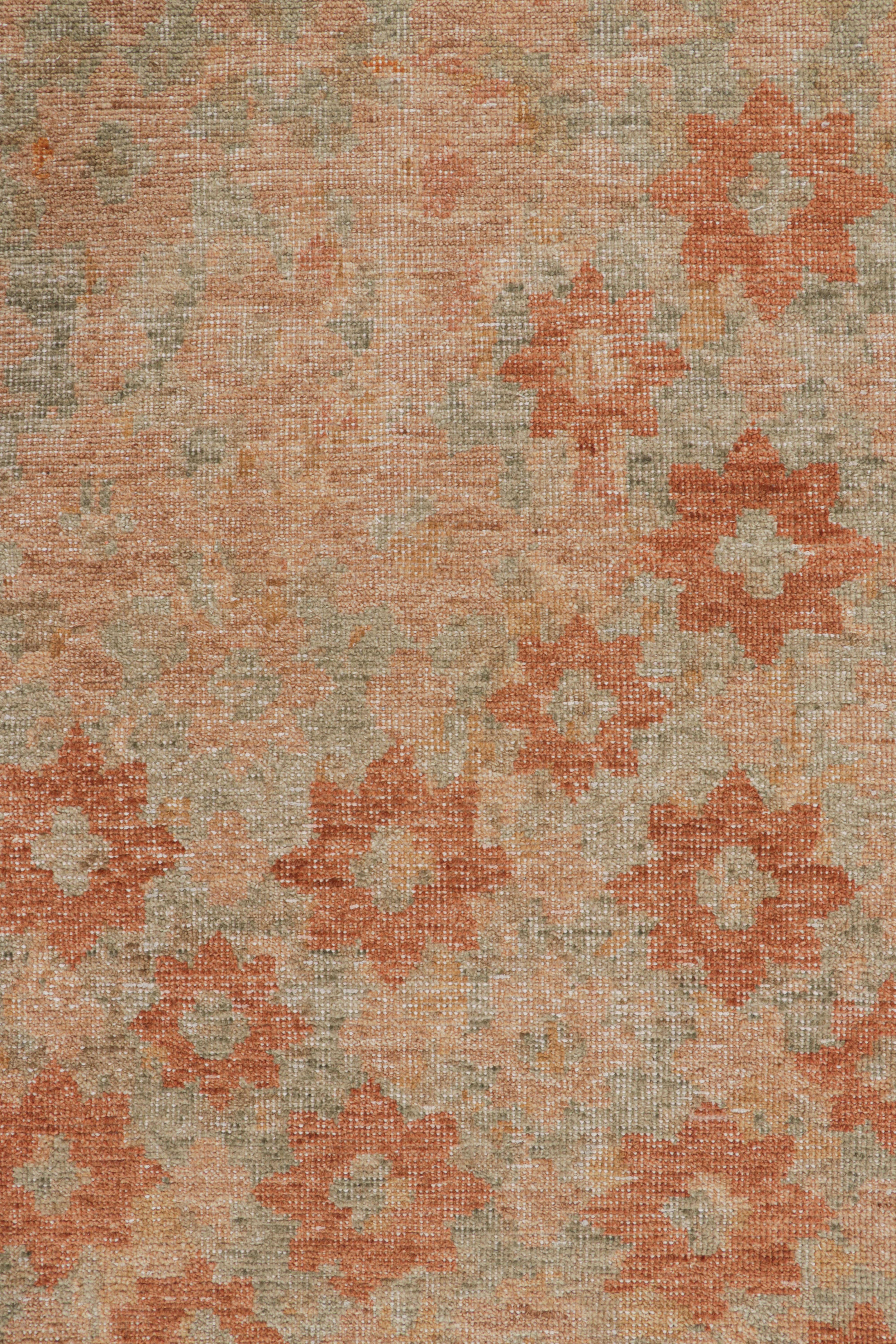 Rug & Kilim's Moderner abstrakter Kunstteppich mit bunten Blumenmustern (21. Jahrhundert und zeitgenössisch) im Angebot