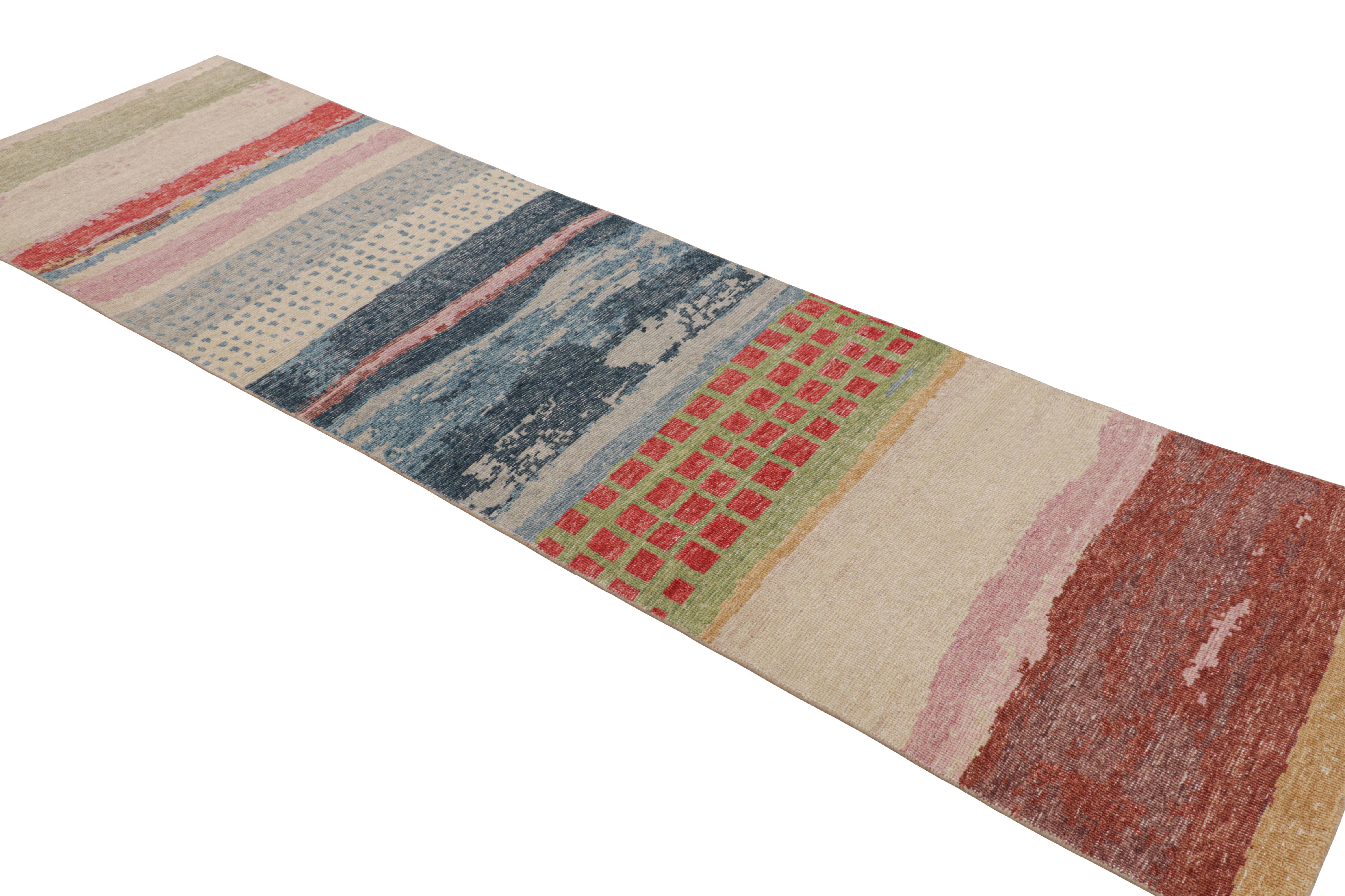 Rug & Kilim’s Modern Abstract Art Runner Rug in Polychromatic Tones In New Condition For Sale In Long Island City, NY