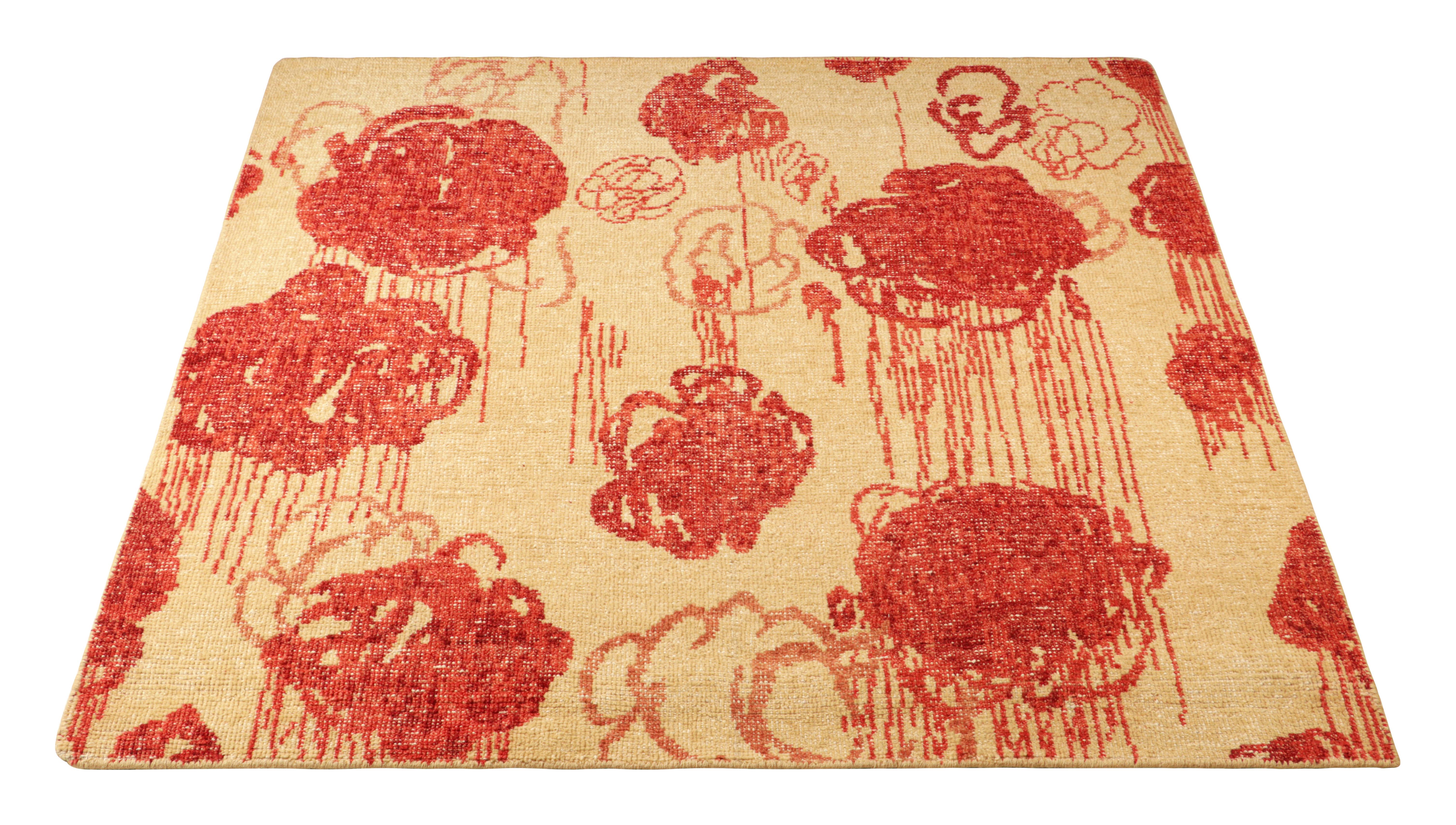 Rug & Kilim's Modern Abstract Art Square Rug in Beige-Braun mit Blumenmustern im Zustand „Neu“ im Angebot in Long Island City, NY