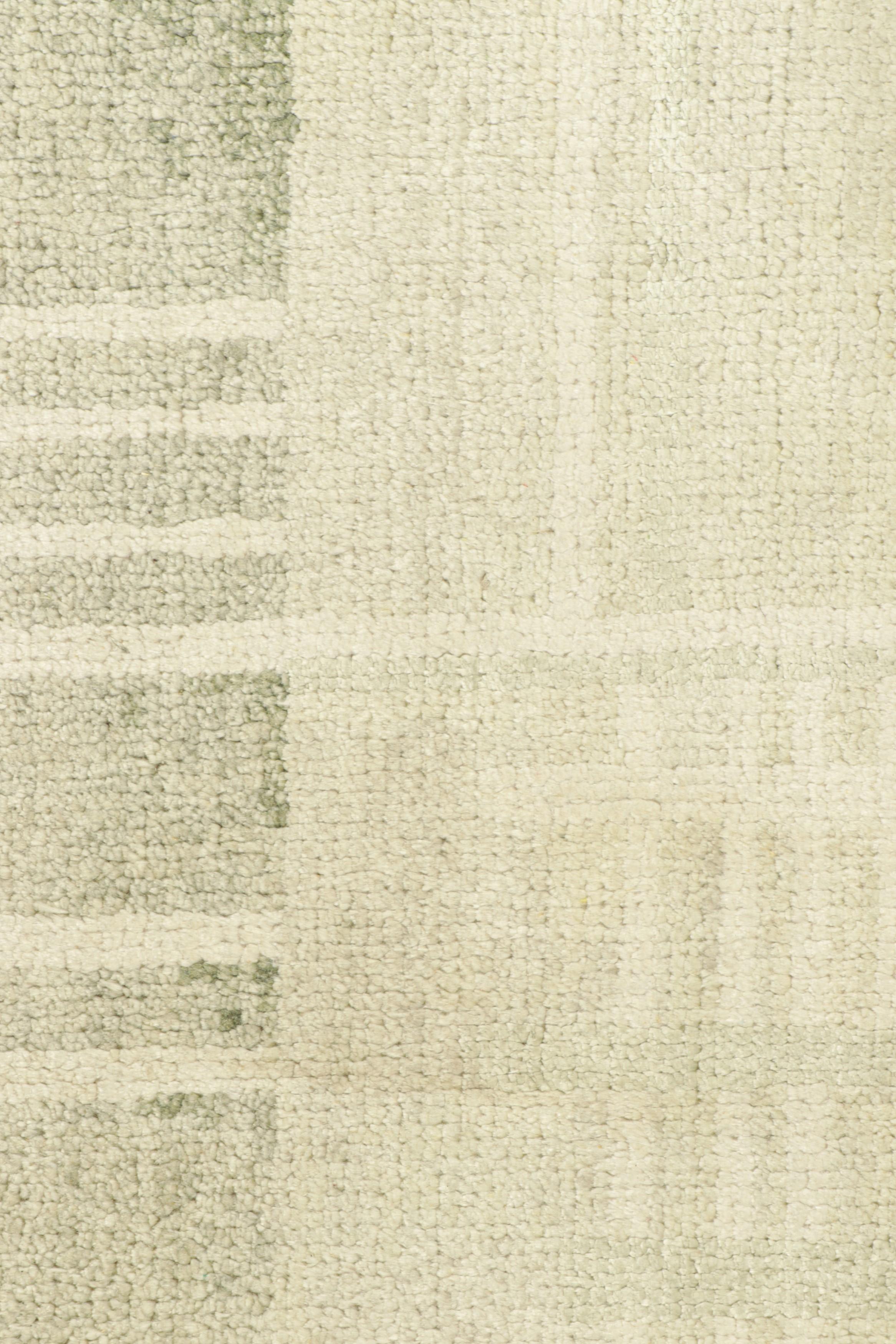 Moderne Échantillon de tapis Modernity Abstract Custom de Rug & Kilim dans les tons vert Sage et crème en vente