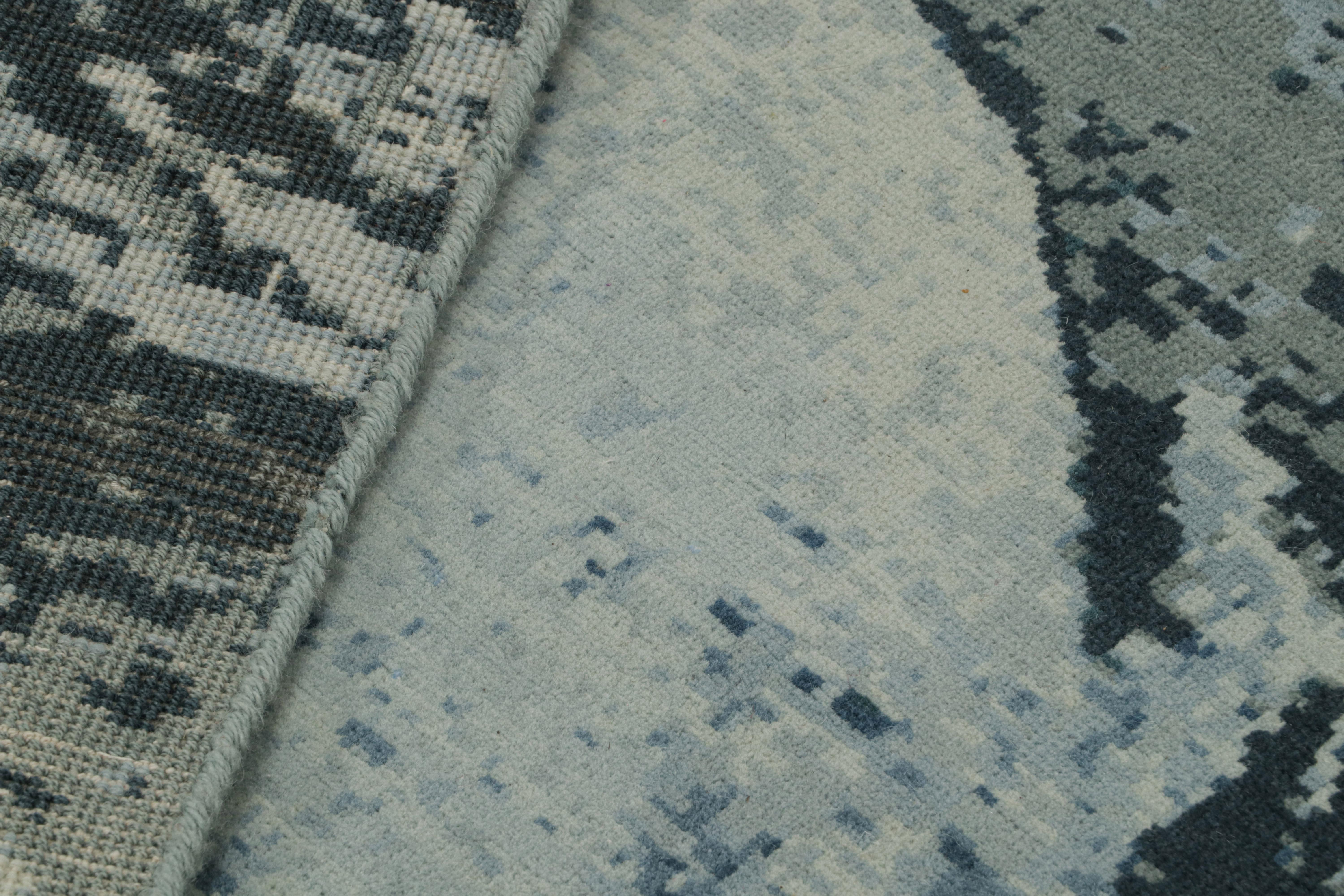 Alfombra moderna abstracta impresionista azul con motivos florales de Rug & Kilim Siglo XXI y contemporáneo en venta