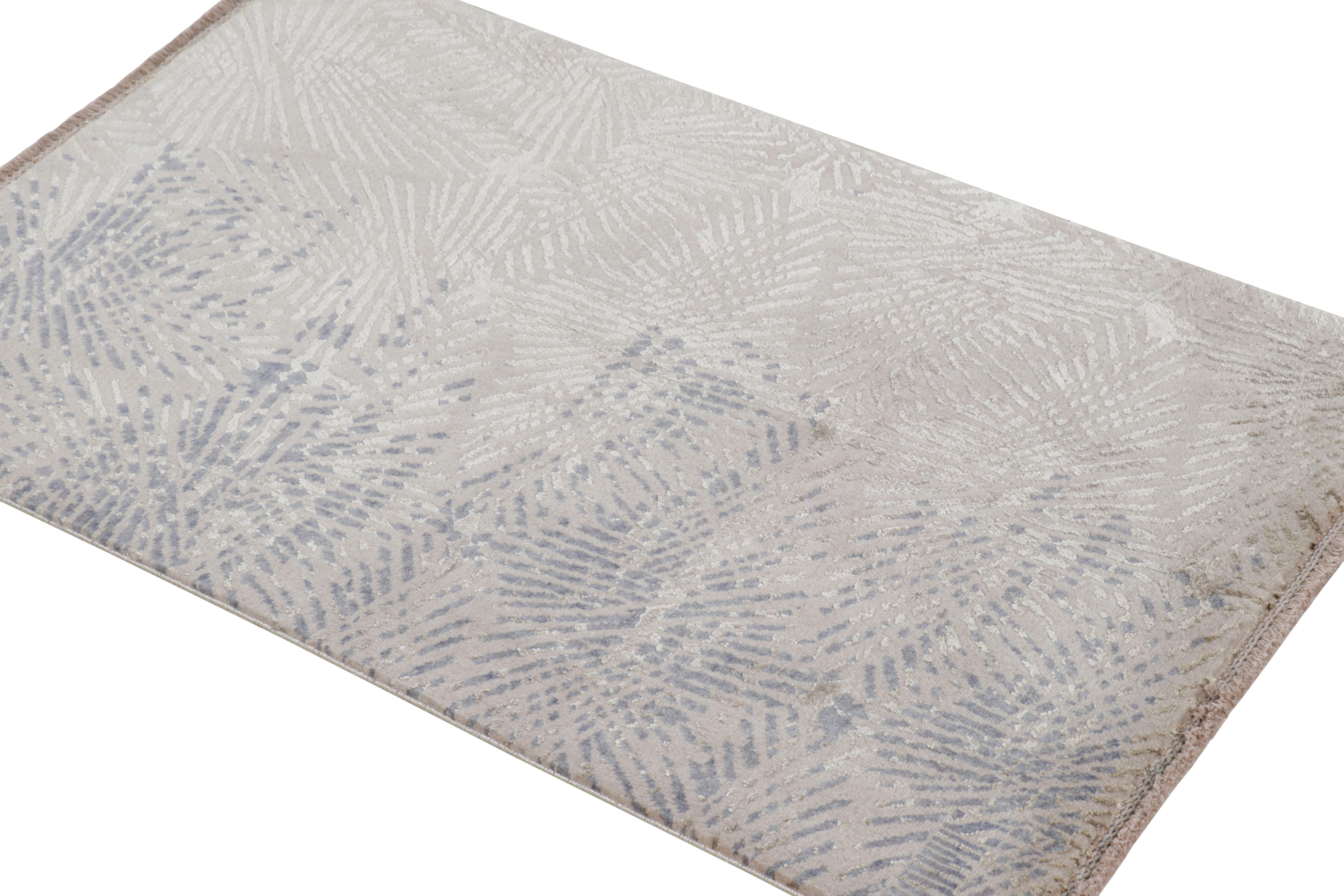 Rug & Kilim's Moderner abstrakter Teppich in Beige und Grau (Handgeknüpft) im Angebot