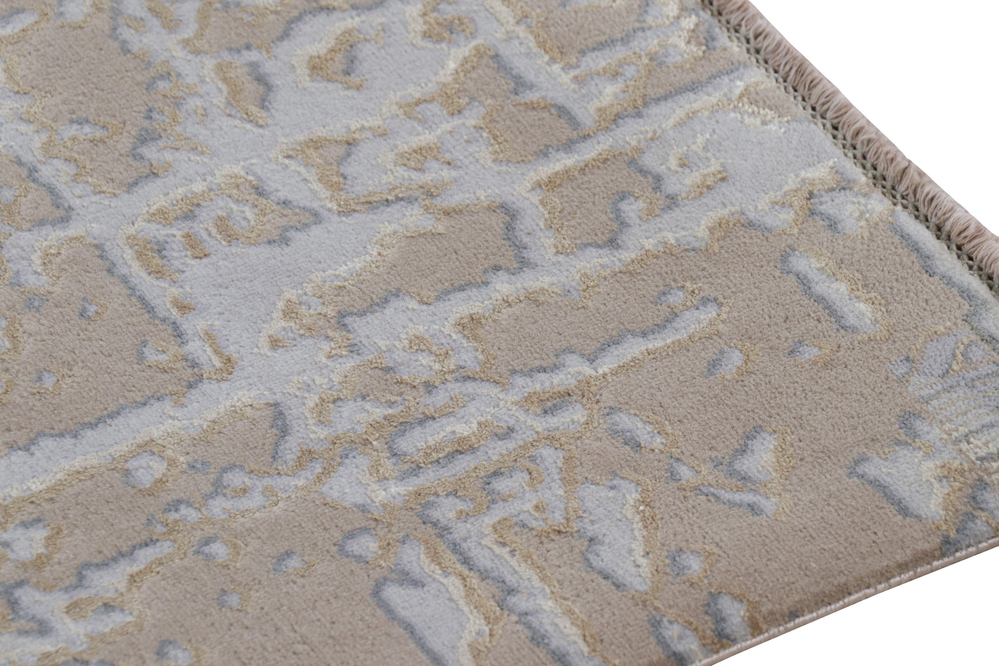 Alfombra moderna abstracta en beige y gris de Rug & Kilim en Nuevo estado para la venta en Long Island City, NY