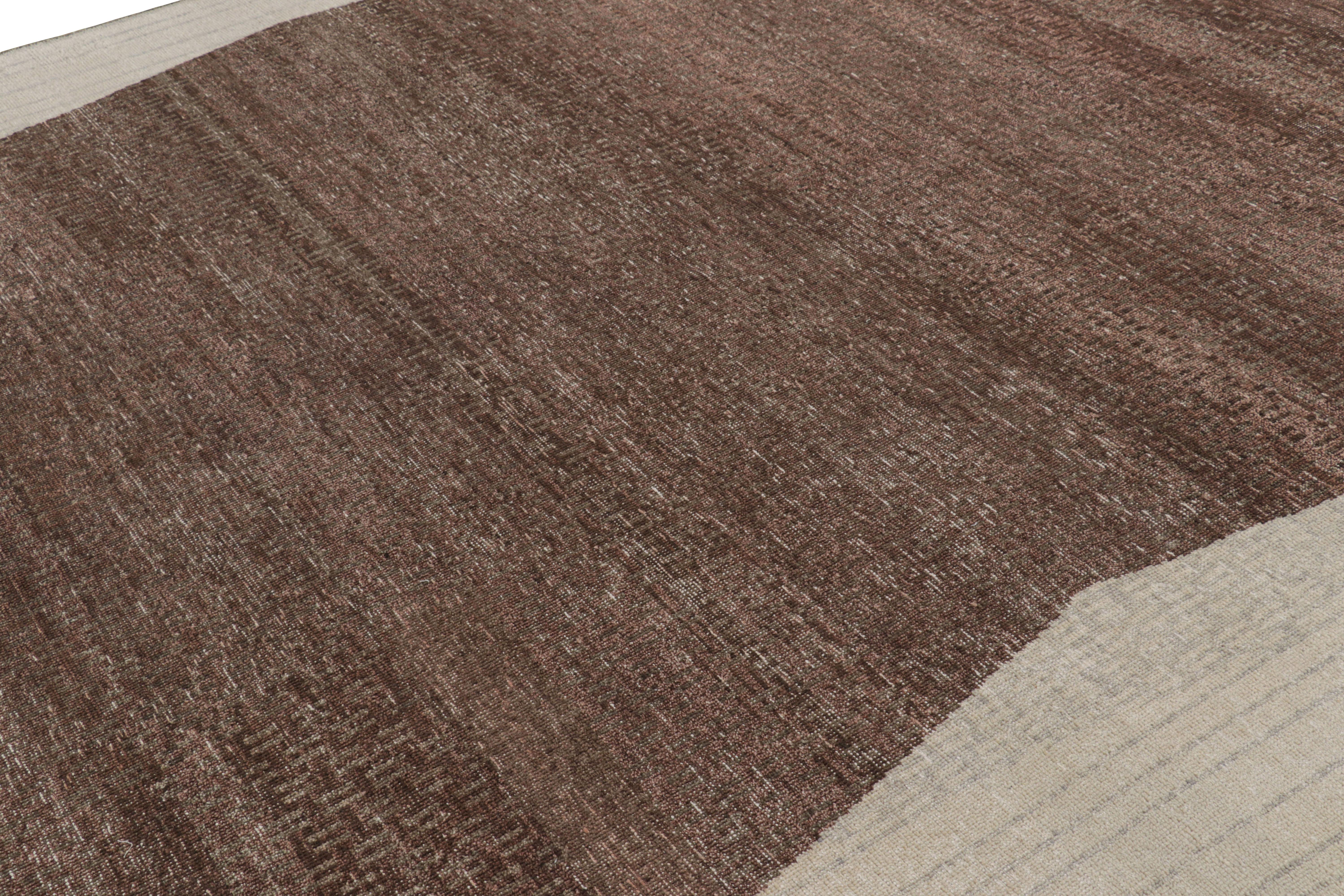 Hand-knotted in wool, this 9x12 modern rug, originating from India, as inspired by modern art with a geometric pattern, is an exciting addition to the Rug & Kilim collection. 

On the Design: 

A new addition to the handmade rugs in the Homage rug