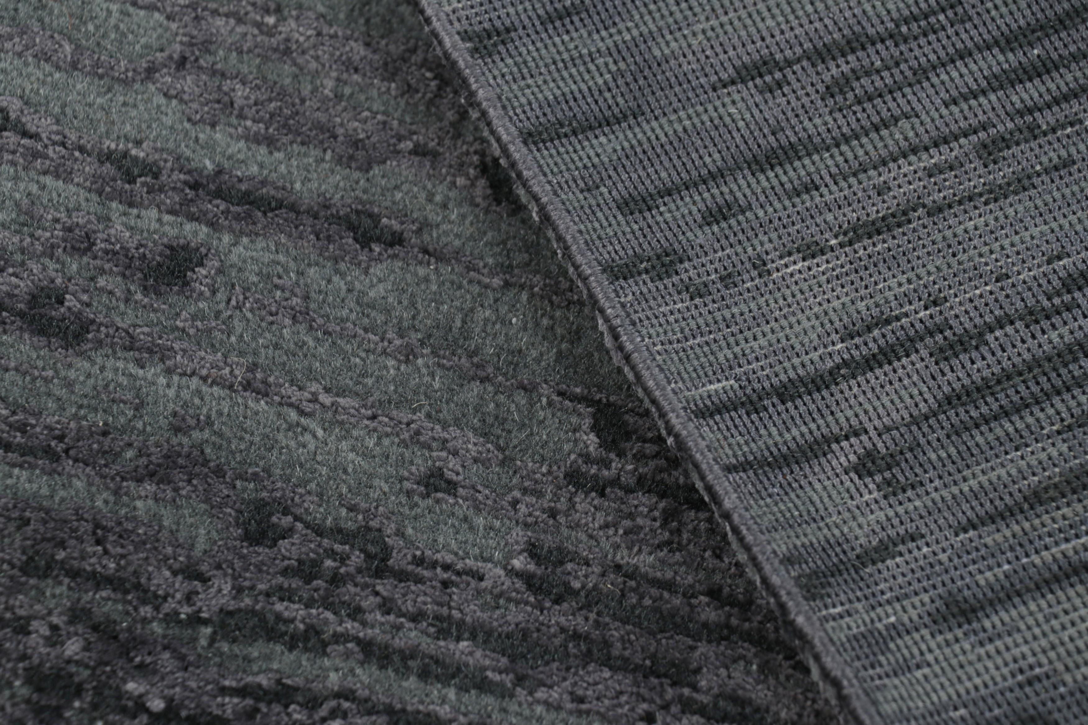 XXI secolo e contemporaneo Rug & Kilim - Tappeto astratto moderno in nero e grigio in vendita