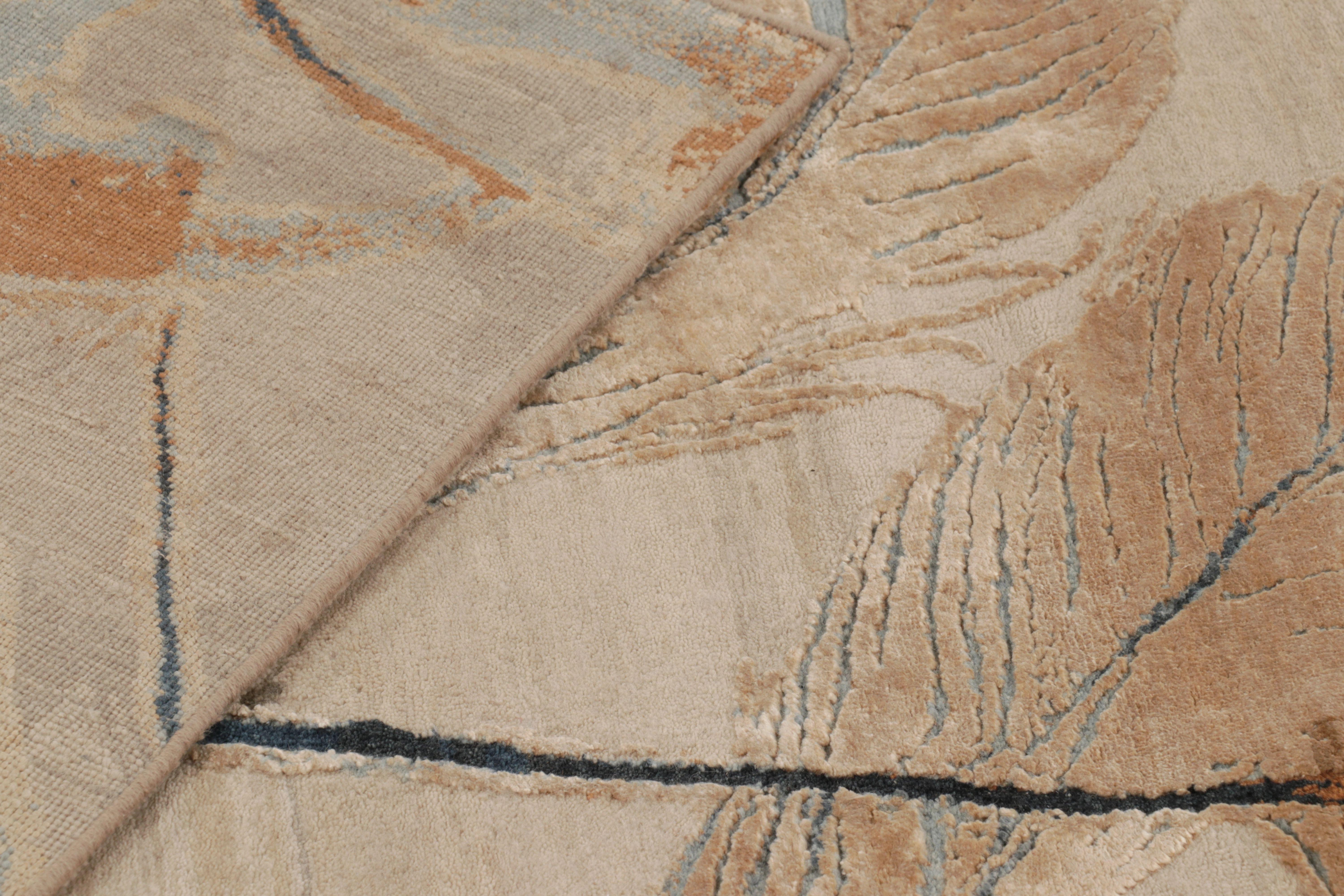 Seta Rug & Kilim - Tappeto astratto moderno in ruggine botanico e indaco in vendita