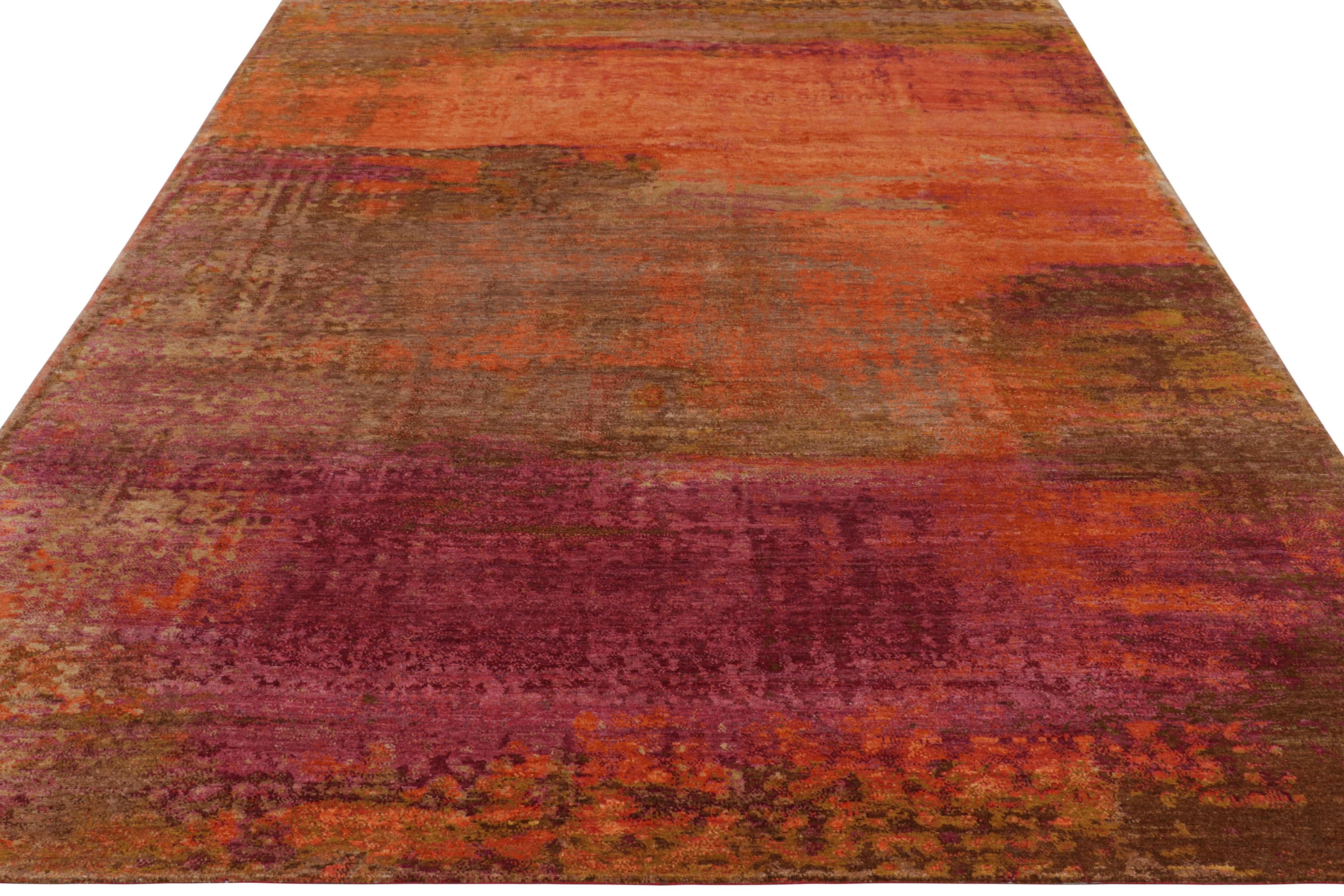 Der moderne abstrakte Teppich von Rug & Kilim in Braun-, Rosa- und Orangetönen (Indisch) im Angebot