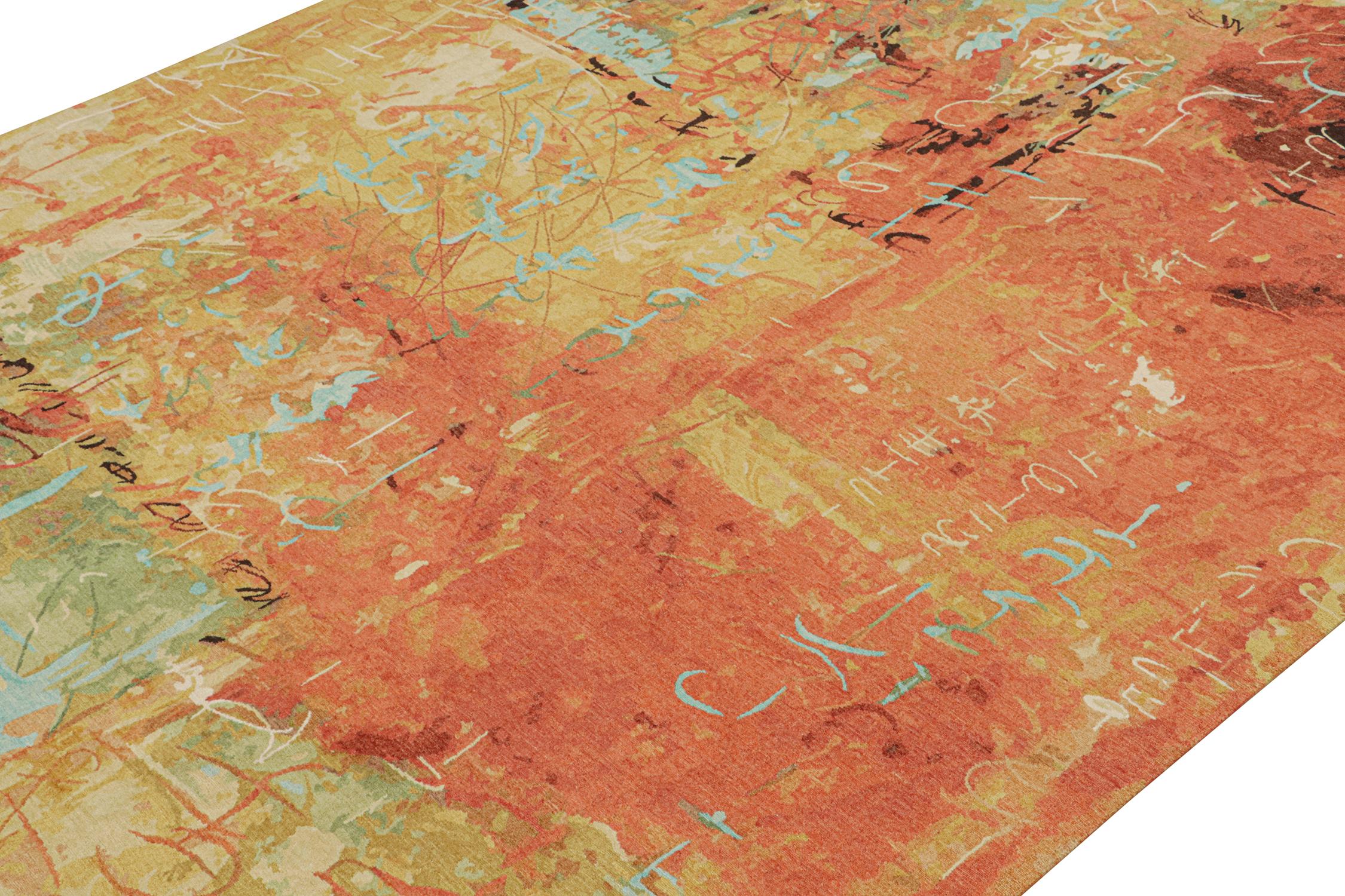 Moderner abstrakter Teppich von Rug & Kilim mit Mustern in Gold, Orange und Blau (Nepalesisch) im Angebot