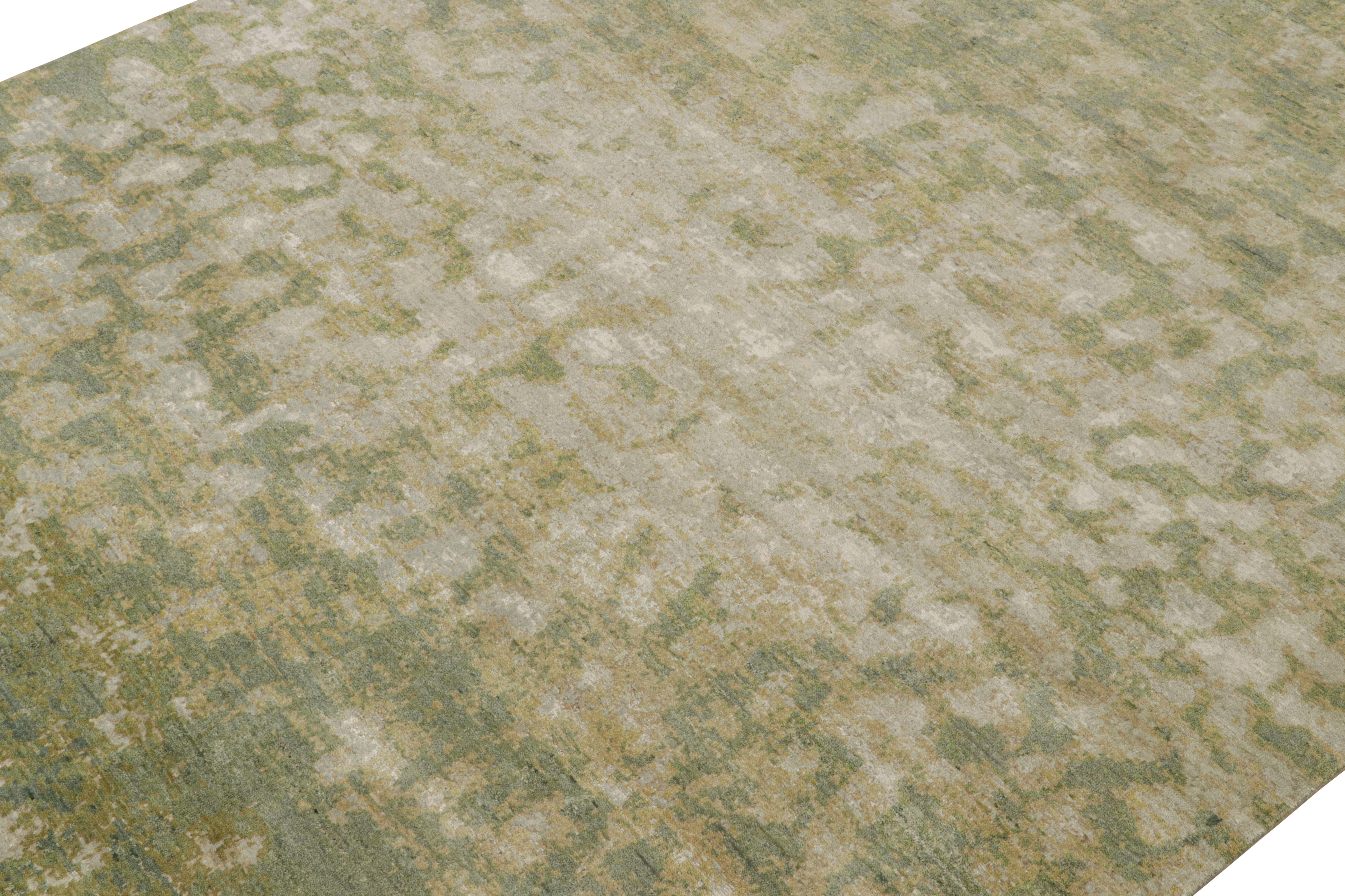 Rug & Kilim's Moderner abstrakter Teppich in Grün mit malerischem Muster (Handgeknüpft) im Angebot