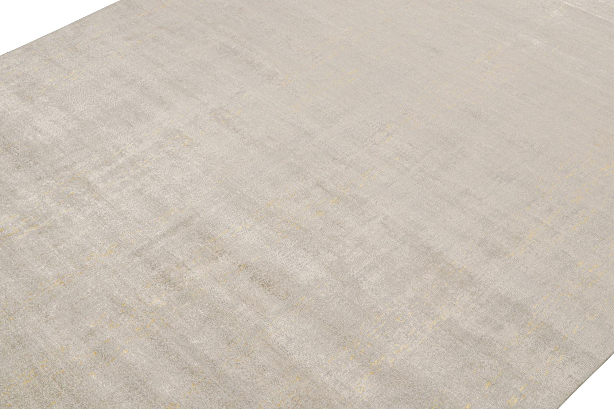 Ce tapis abstrait 10x14 est le prochain ajout à la gamme de tapis modernes et audacieux de Rug & Kilim. Noué à la main en laine et en soie.

Plus loin dans le Design : 

Cette pièce de grande taille comporte des détails fins qu'un œil attentif