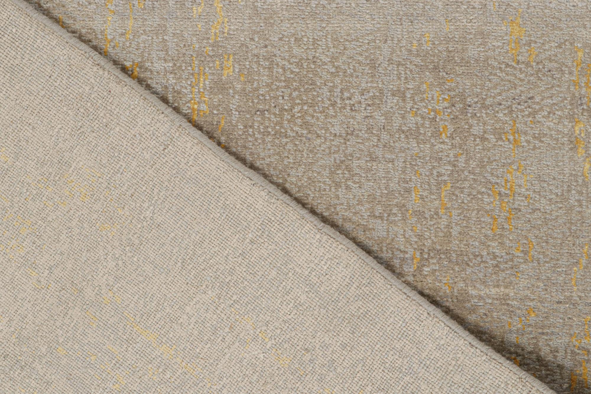 XXIe siècle et contemporain Rug & Kilim’s Modern Abstract rug in Silver & Gold en vente